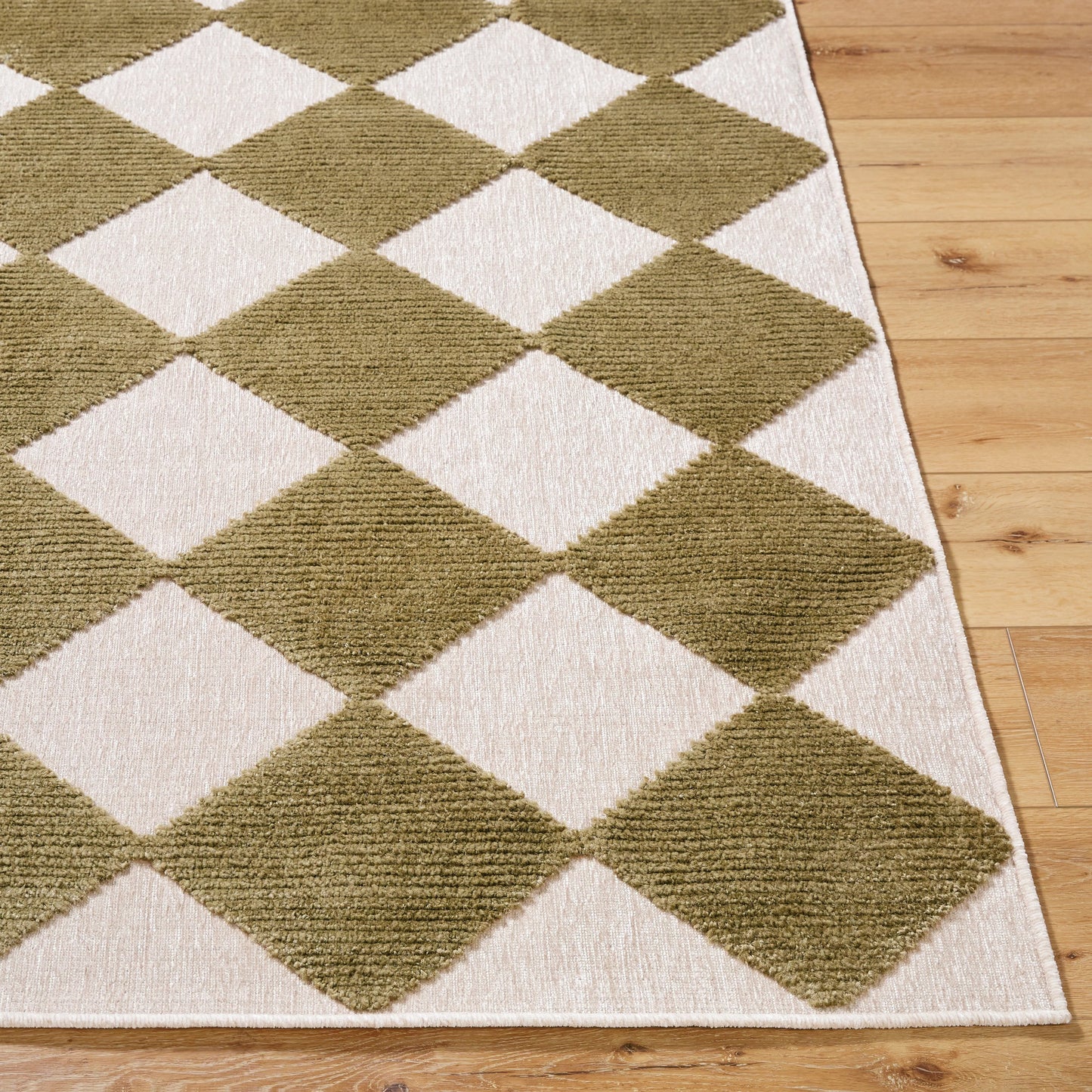 007 SI-2169095,SI-2169096,SI-2169097,SI-2169098,SI-2169099 | Closeup | Lyna Rug - 537642 by Livabliss. Made from polypropylene, chenille-polyester in a unique style.