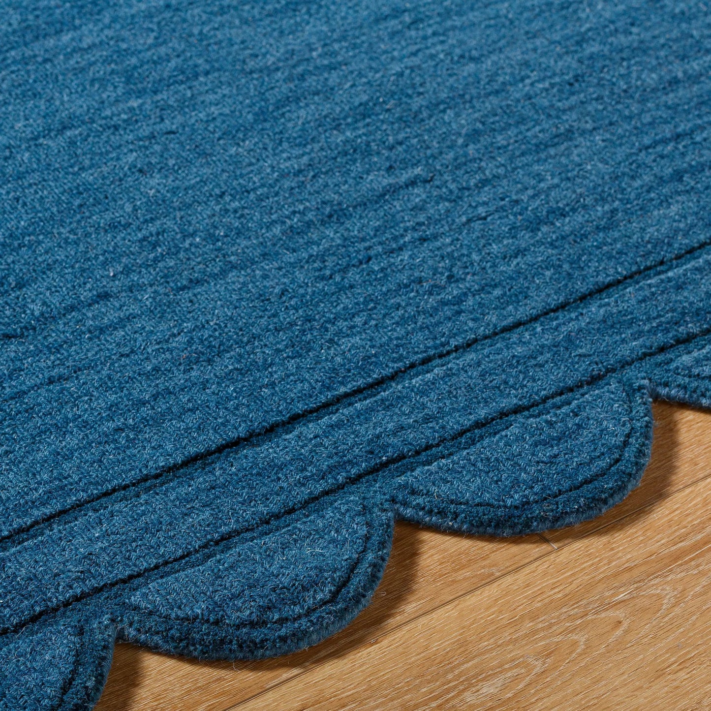 006 SI-2168016,SI-2168017,SI-2168018,SI-2168019 | Closeup | Mystique Rug - 530354 by Livabliss. Made from wool in a unique style.