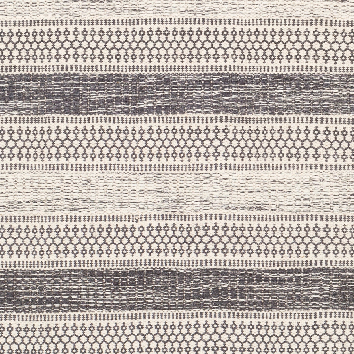 027 SI-1886025,SI-1886026,SI-1886027,SI-1886028,SI-1886029,SI-1886030,SI-1886031 | Closeup | Mardin Rug by Livabliss. Made from 100% wool in a unique style.