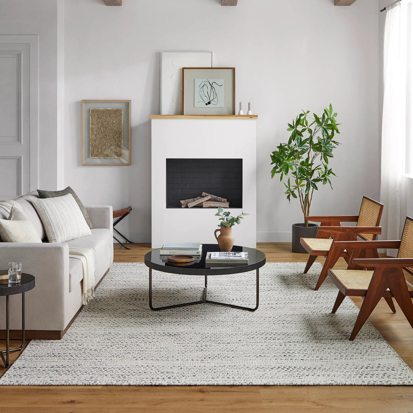 033 SI-1886025,SI-1886026,SI-1886027,SI-1886028,SI-1886029,SI-1886030,SI-1886031 | Lifestyle | Mardin Rug by Livabliss. Made from 100% wool in a unique style.