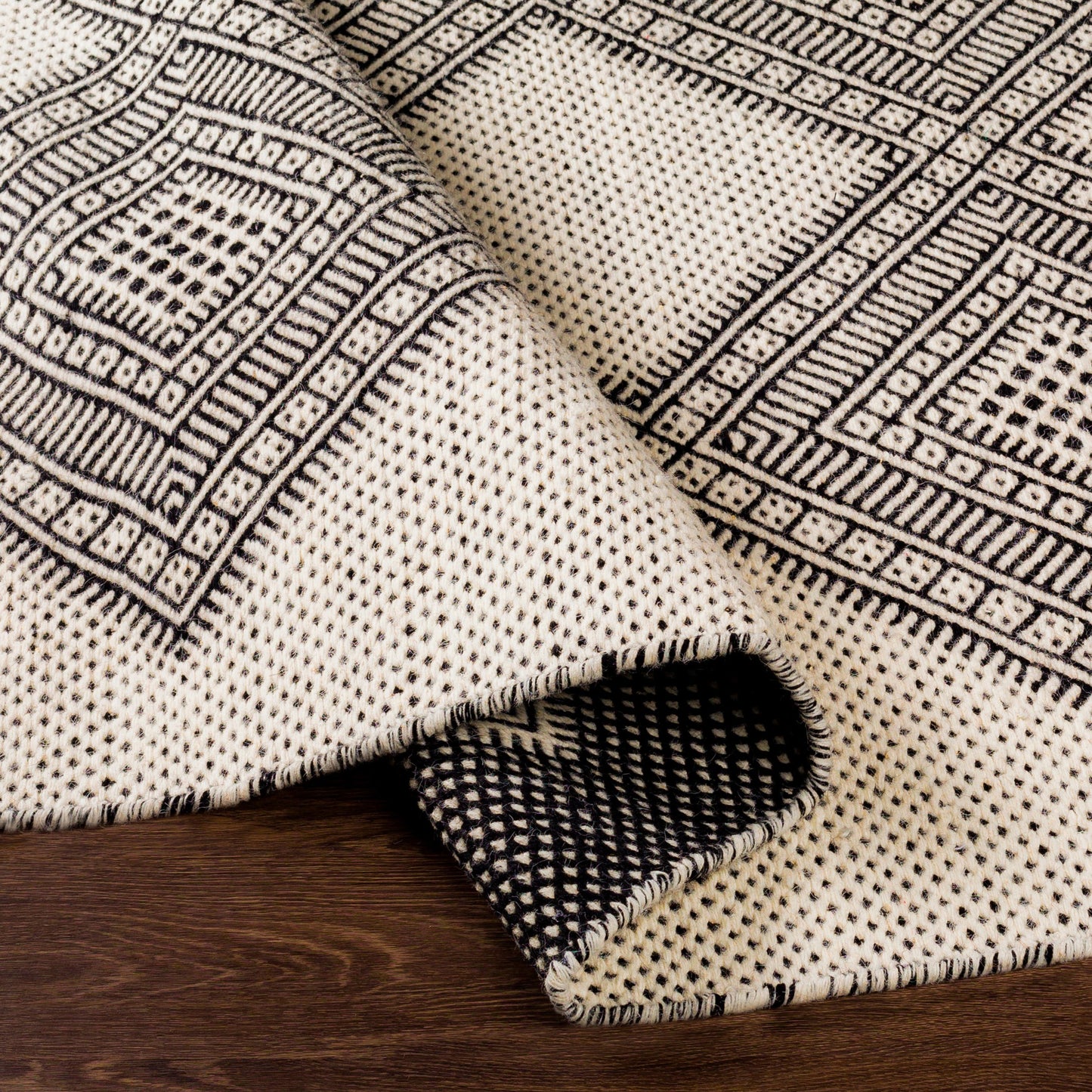 011 SI-1886081,SI-1886082,SI-1886083,SI-1886085,SI-1886086,SI-1886087 | Closeup | Mardin Rug - 29486 by Surya. Made from 100% wool in a unique style.