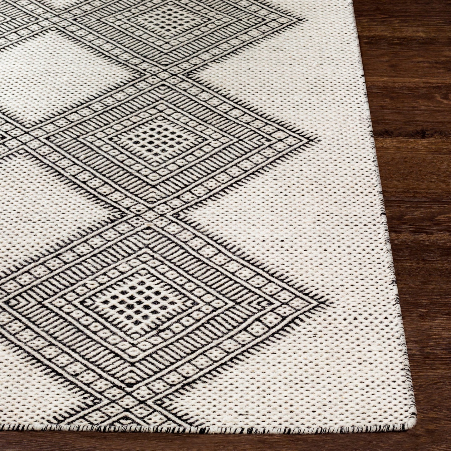 009 SI-1886081,SI-1886082,SI-1886083,SI-1886085,SI-1886086,SI-1886087 | Closeup | Mardin Rug - 29486 by Surya. Made from 100% wool in a unique style.