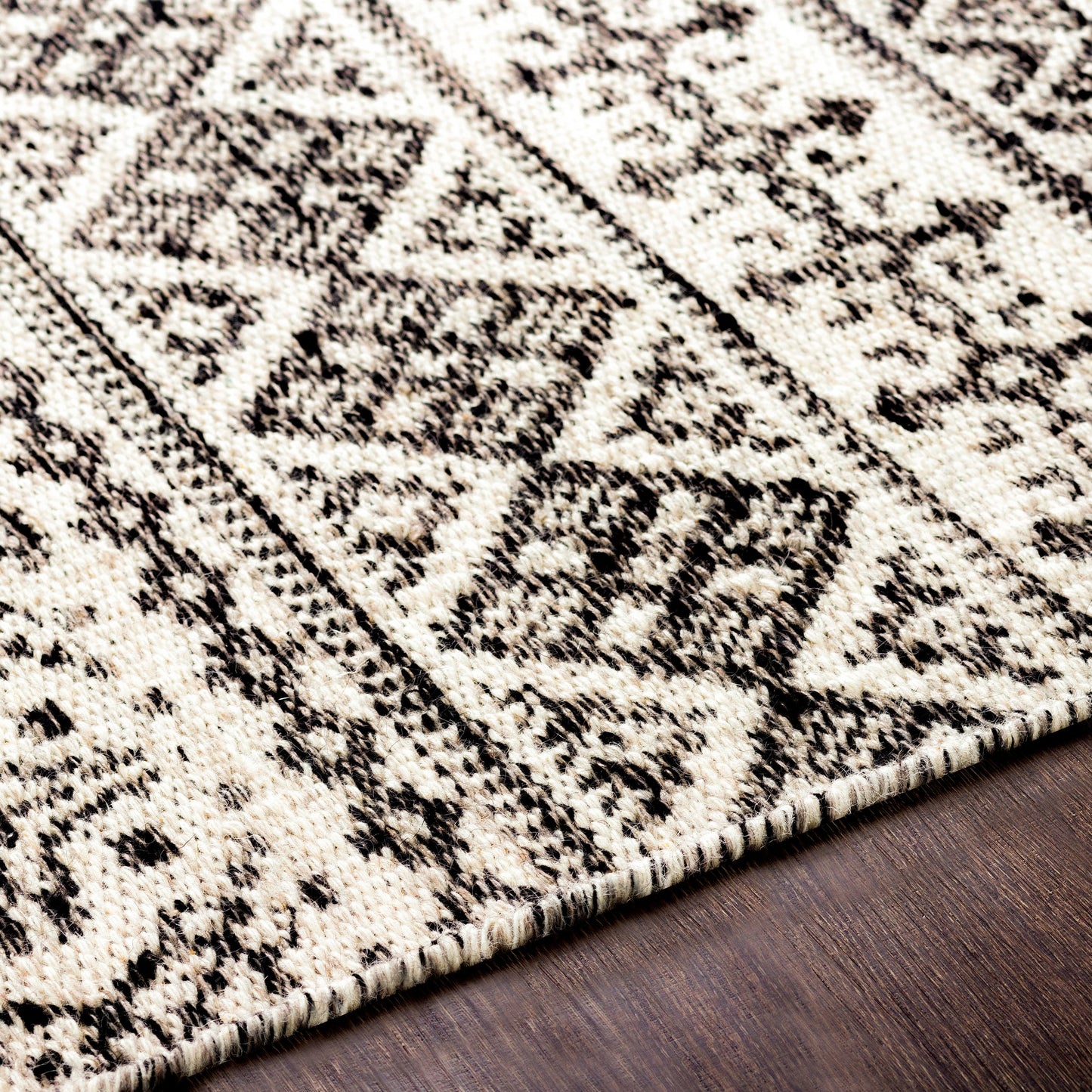 004 SI-1886102,SI-1886103,SI-1886104,SI-1886106,SI-1886107,SI-1886108 | Additional Silo | Mardin Rug by Surya. Made from 100% wool in a modern style.