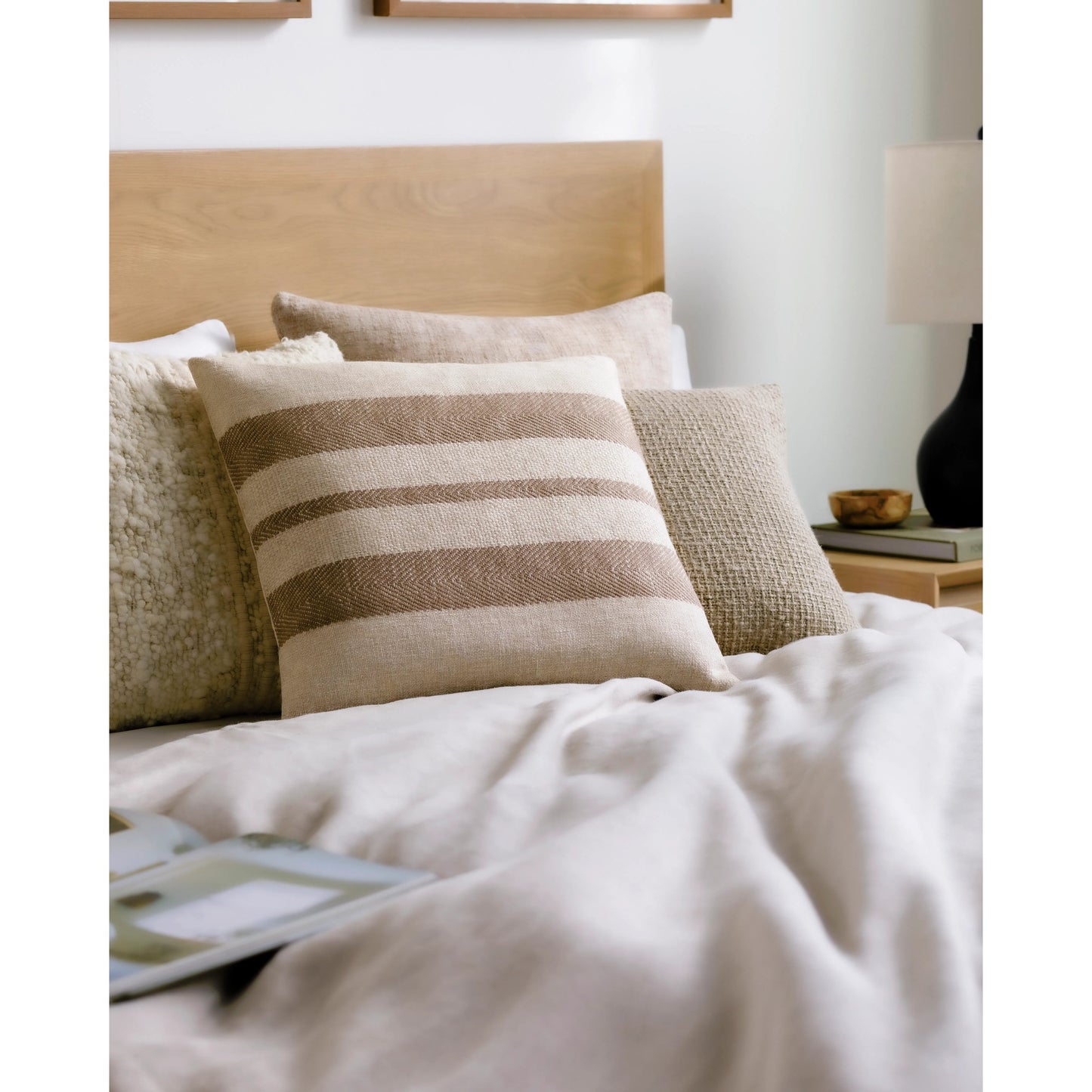 008 SI-2165241,SI-2165242,SI-2165243,SI-2165244,SI-2165245,SI-2165246 | Lifestyle | Mobley Accent Pillow - 533874 by Surya. Made from cotton, linen, viscose in a modern style.