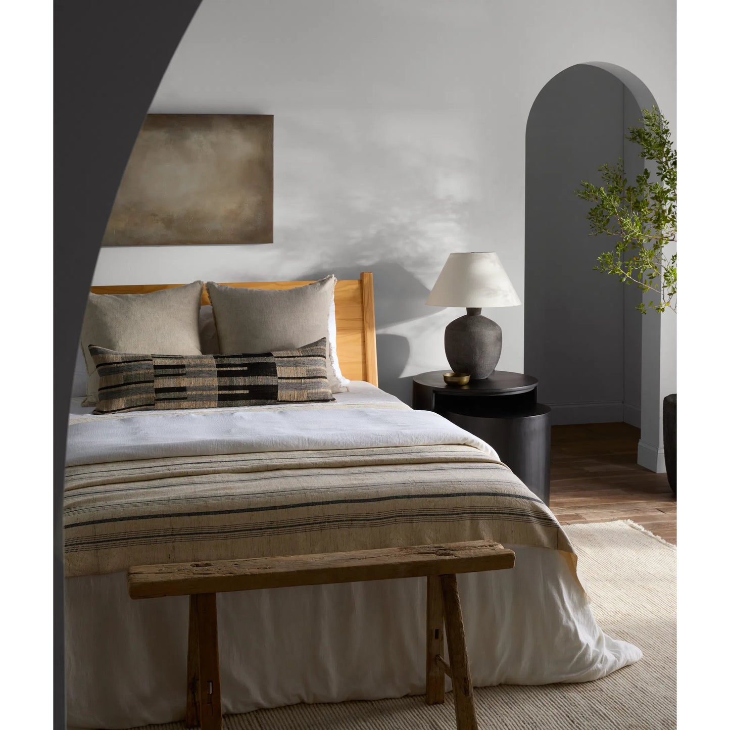 004 SI-2123714 | Lifestyle | Margosa MGT09 Throw by Jaipur Living in cream, navy. Made from 40% cotton 40% wool 20% silk in a cottage & farmhouse style.