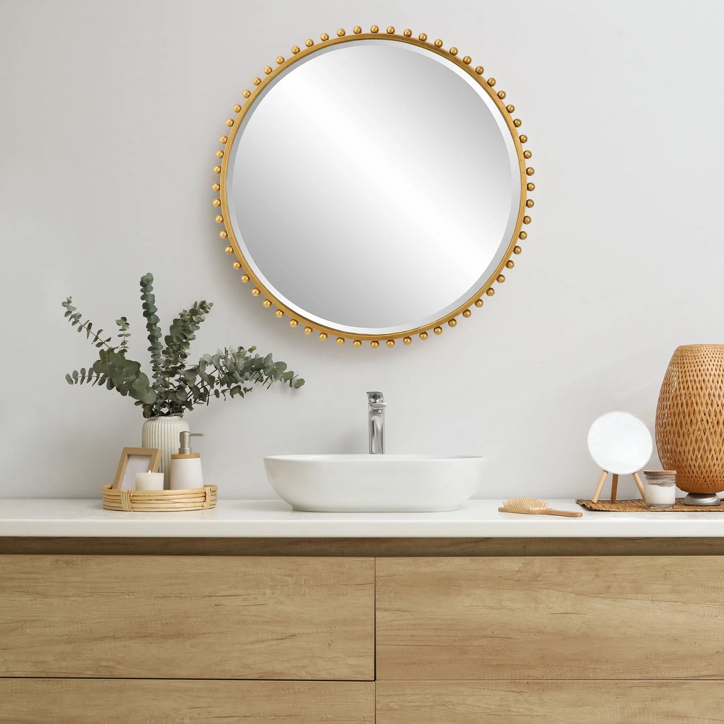 009 SI-1923572 | Lifestyle | Taza Mirror by Uttermost. Made from unique in a modern style.