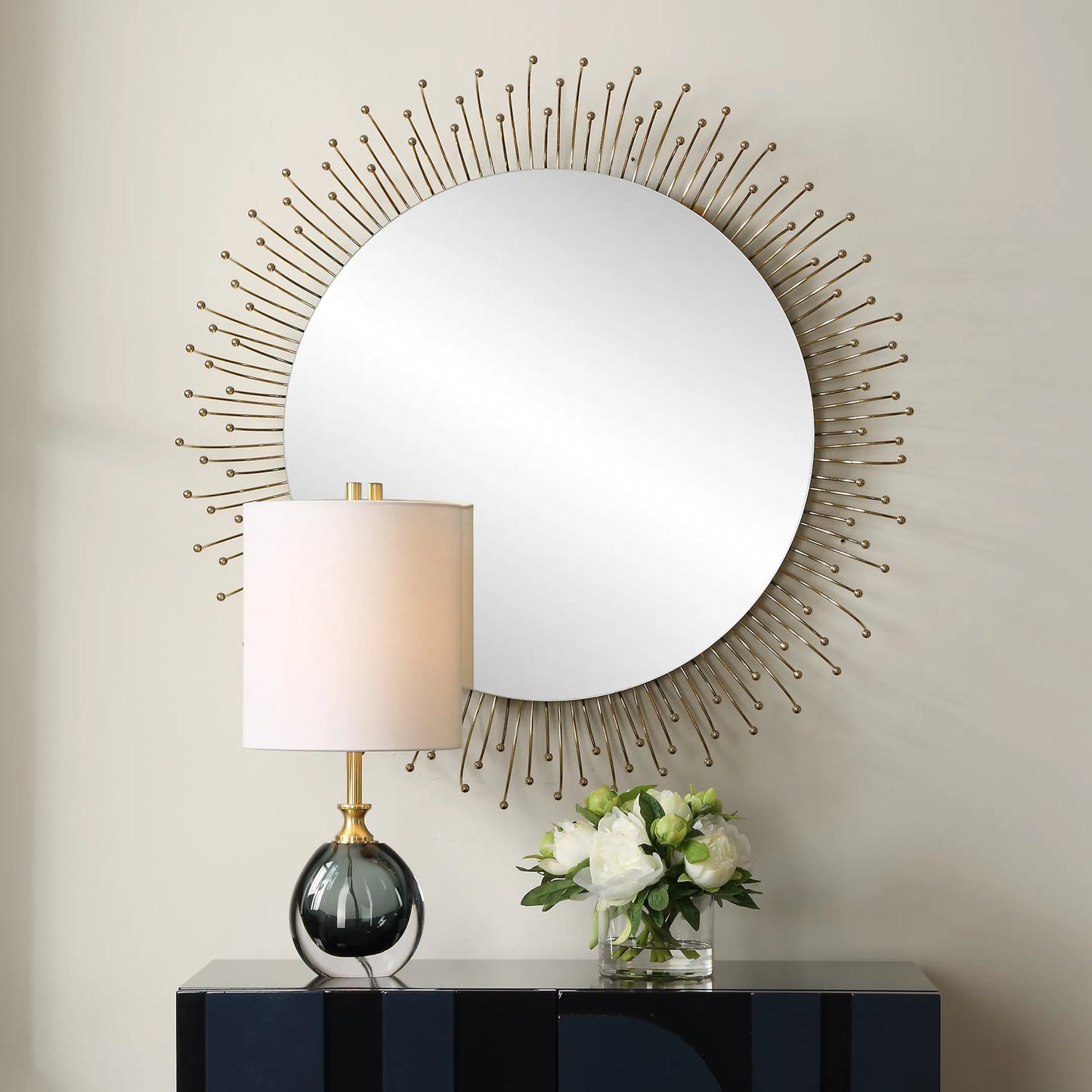 005 SI-2262154 | Lifestyle | Aga Round Mirror by Uttermost in gold. Made from iron, mirror, mdf in a modern style.