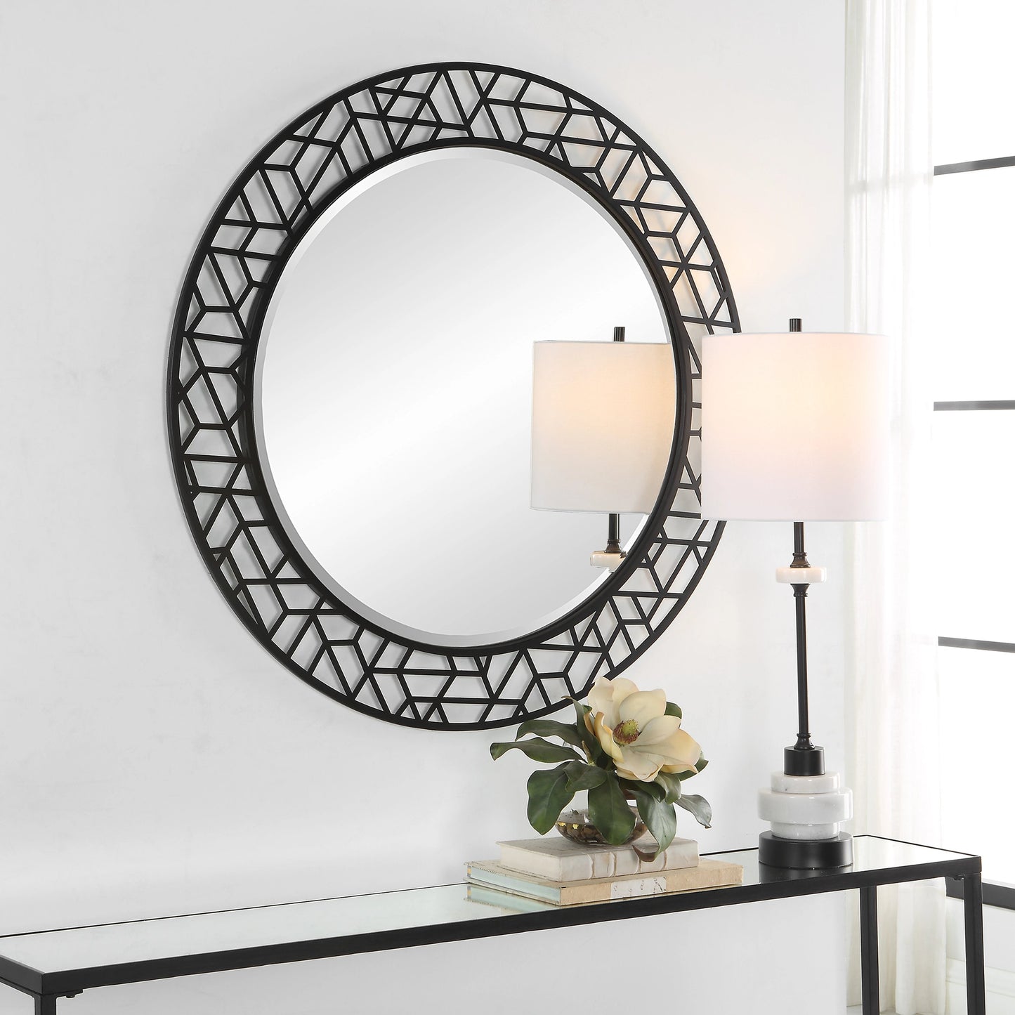 007 SI-1981226 | Lifestyle | Mosaic Round Mirror by Uttermost in black. Made from mdf, iron, mirror in a modern style.