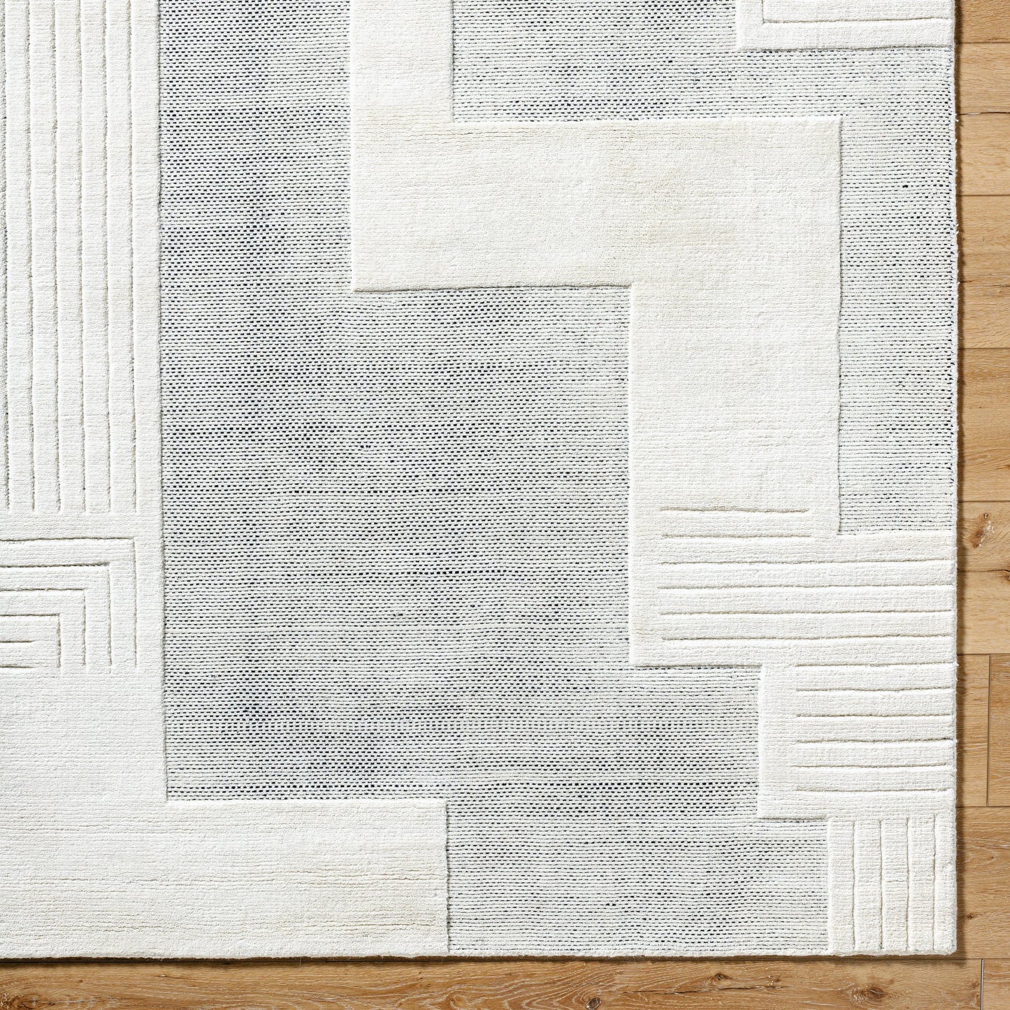 006 SI-2164766,SI-2164767,SI-2164768,SI-2164769 | Closeup | Molde Rug - 531206 by Surya in light silver, silver. Made from wool in a unique style.
