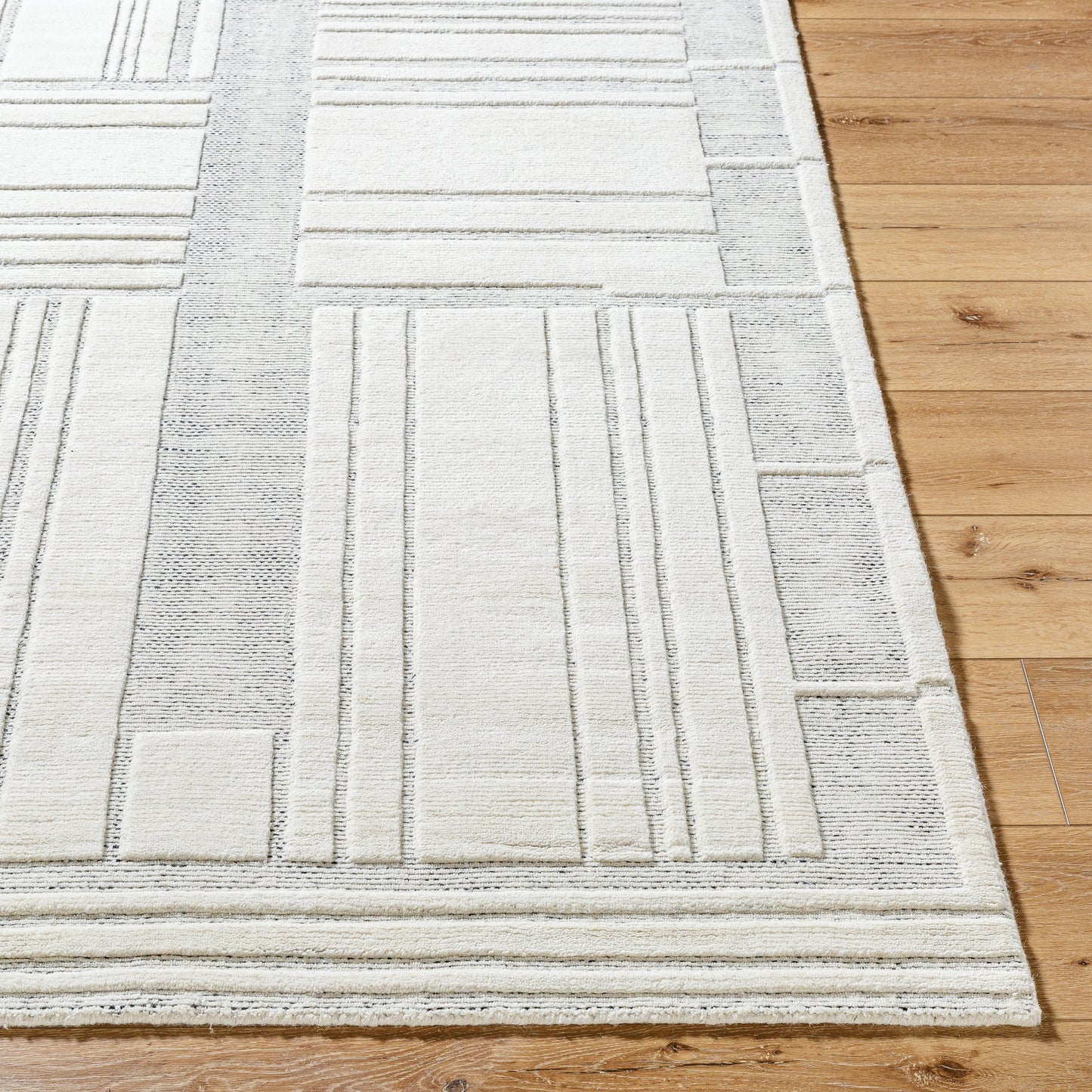 003 SI-2164774,SI-2164775,SI-2164776,SI-2164777 | Closeup | Molde Rug - 531220 by Surya in light silver, silver. Made from wool in a unique style.