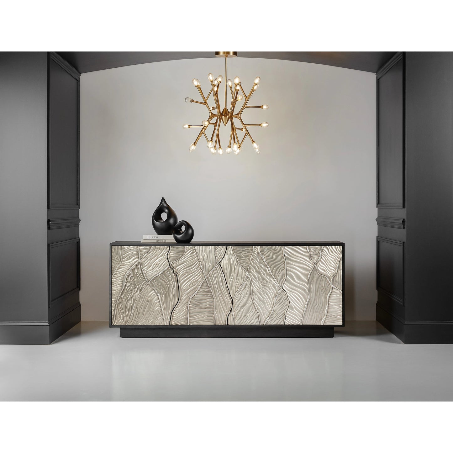 003 SI-1996351 | Lifestyle | Melange Summit Gorge Entertainment Console by Hooker Furniture in black. Made from oak veneers, resin in a modern style.