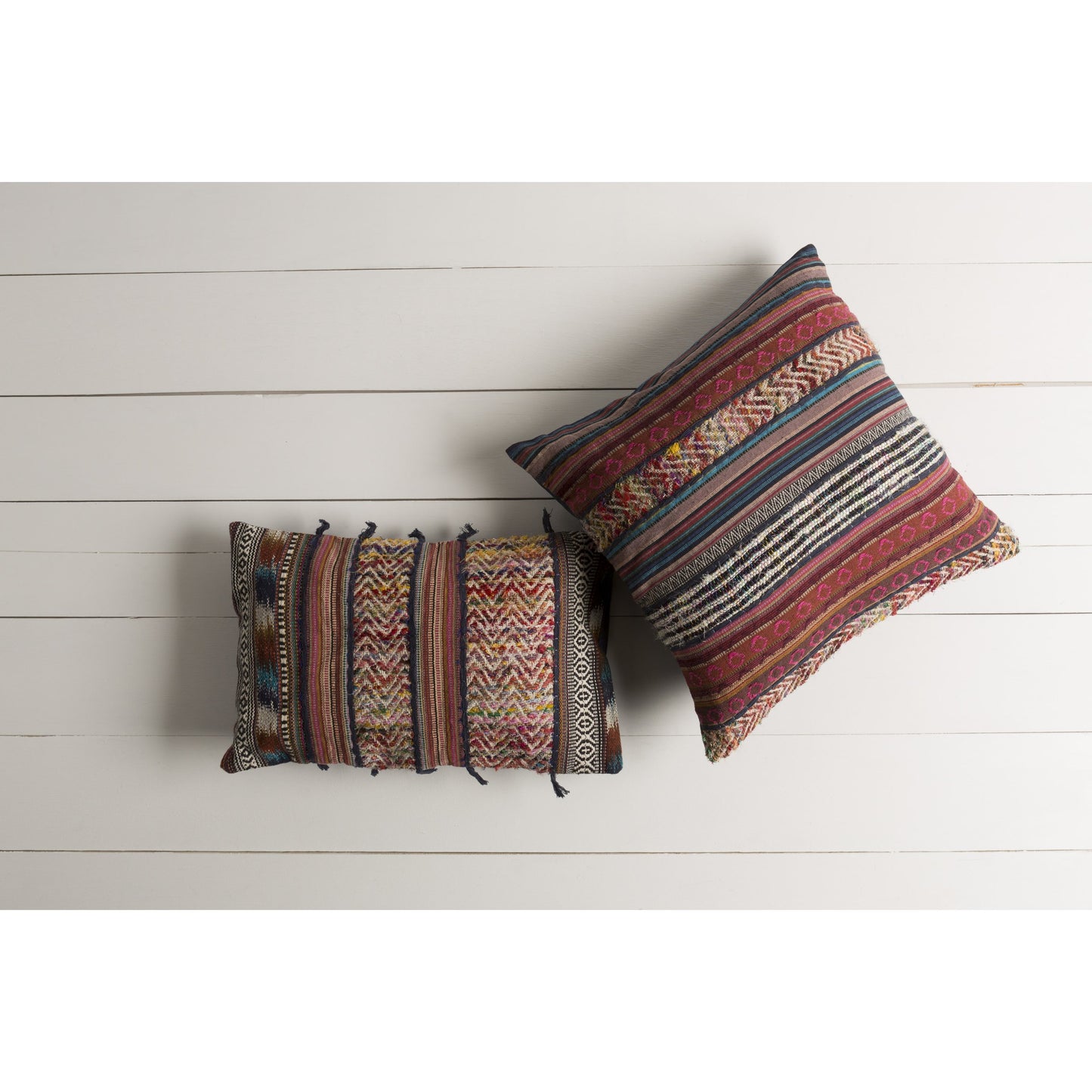 006 O-SURYA-MR001-3030D,O-SURYA-MR001-3030P | Lifestyle | Marrakech by Surya in multicolor. Made from 85% cotton, 15% polyester in a rustic style.