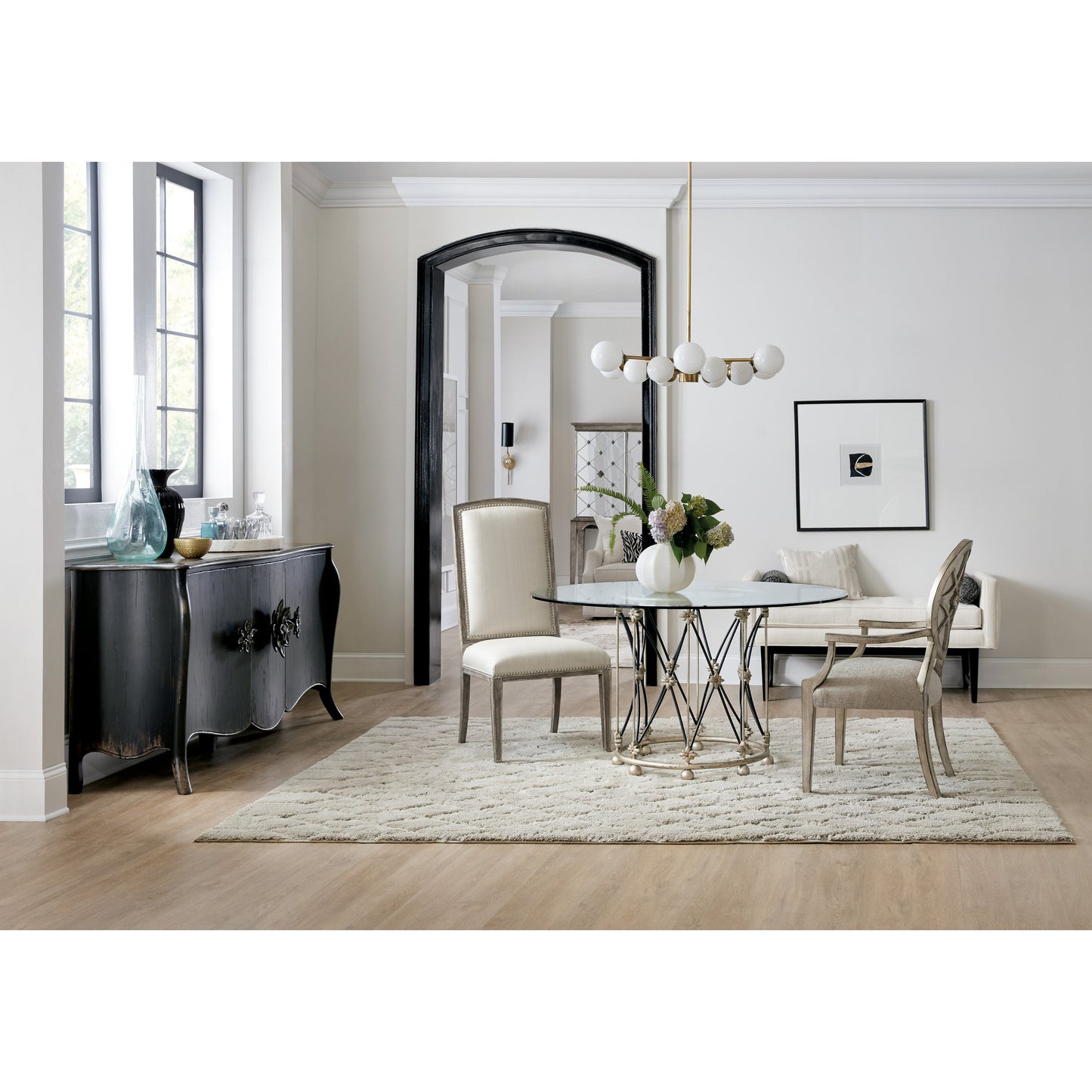 006 SI-1749550 | Lifestyle | Bien Ame Buffet by Hooker Furniture in porte noir. Made from oak veneers in a traditional style.