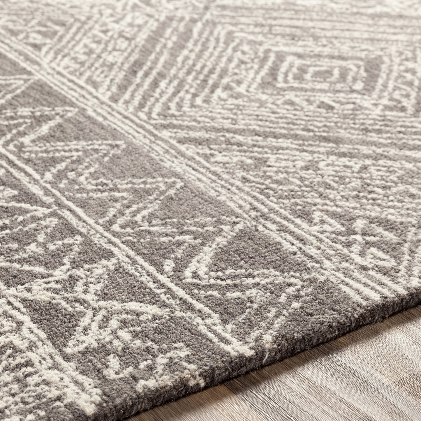 012 SR-755167 | Closeup | Newcastle Rug - 23670 by Livabliss. Made from 100% wool in a unique style.