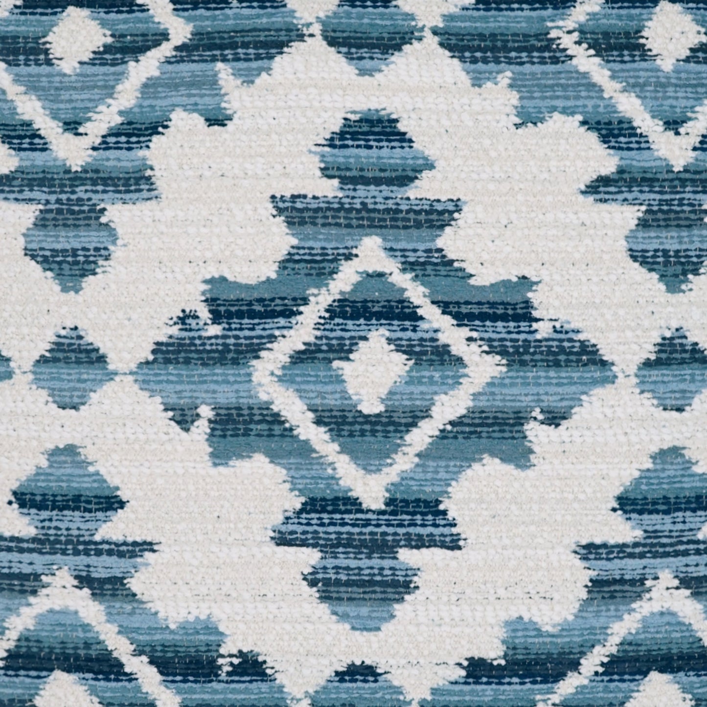 003 SI-2027787 | Closeup | Elmaple Pillow by DV Kap Home. Made from 100 % poly(uv) in a modern style.