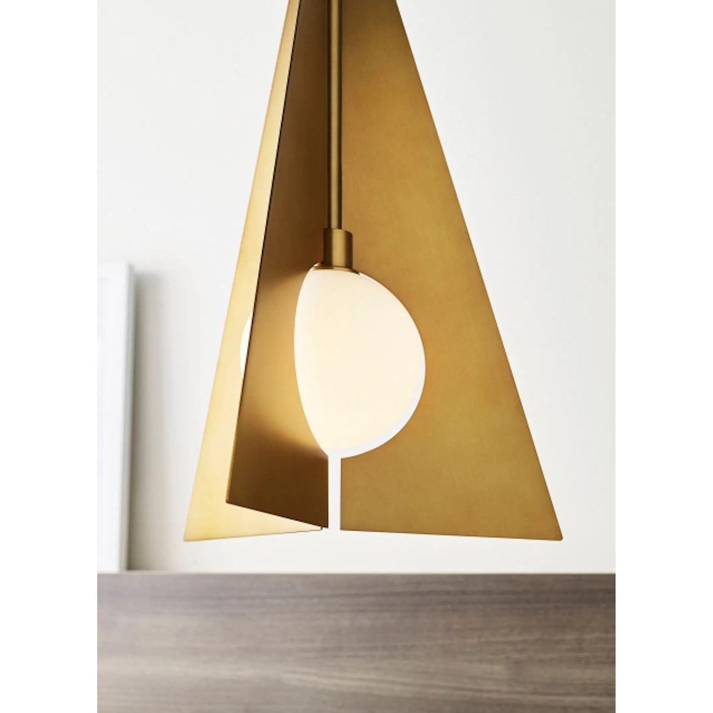 005 SI-2232607,SI-2232609 | Closeup | Orbel Pyramid Grande by Visual Comfort & Co.. Made from steel or brass in a unique style.