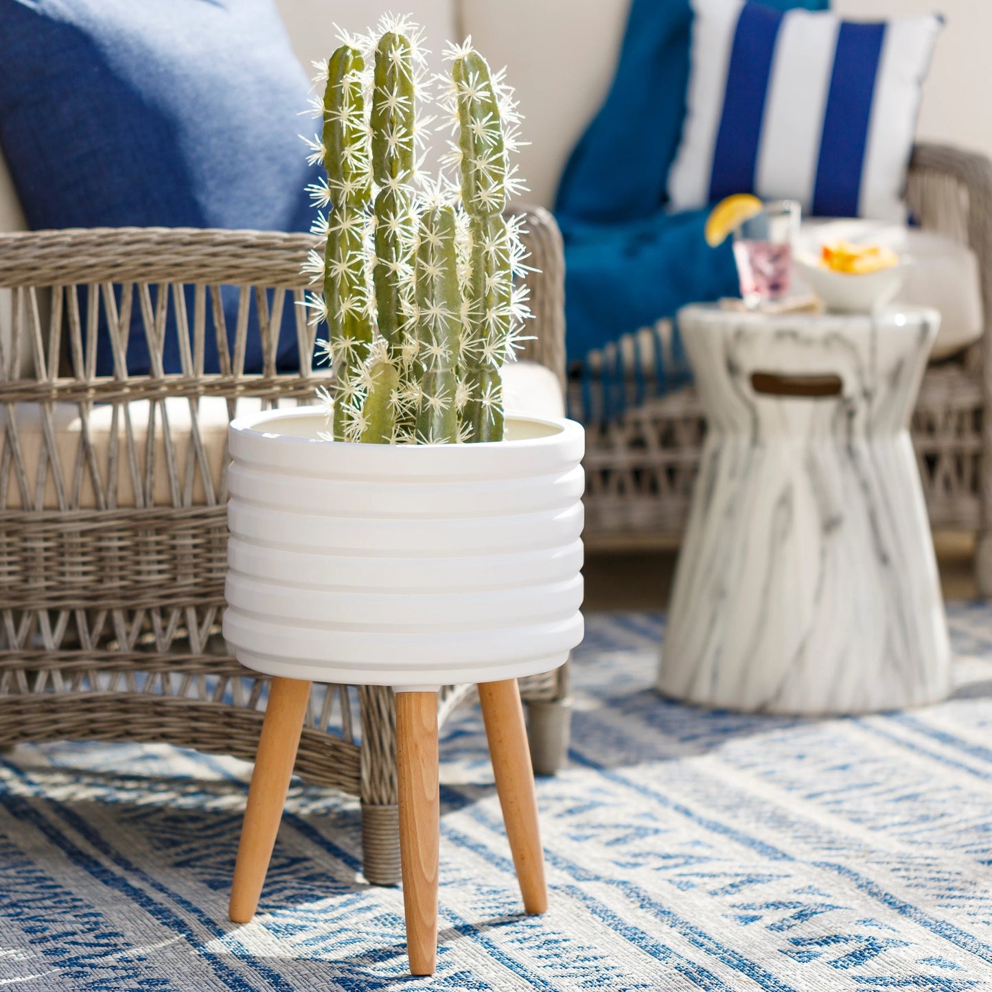 006 SI-1887981 | Lifestyle | Orchid - 29031 by Surya in white, brown and mattenatural. Made from ceramic, wood in a modern style.