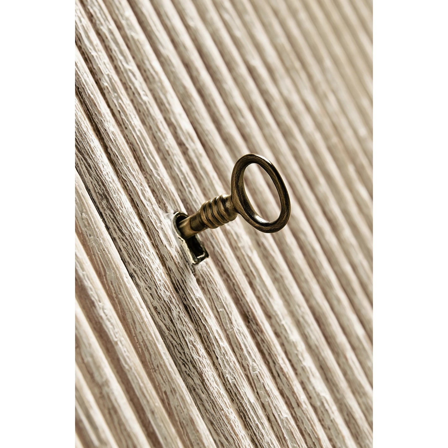 011 SR-846567 | Closeup | William Yeoward - Belleville Cabinet by Jonathan Charles in white and washed acacia. Made from acacia in a coastal style.