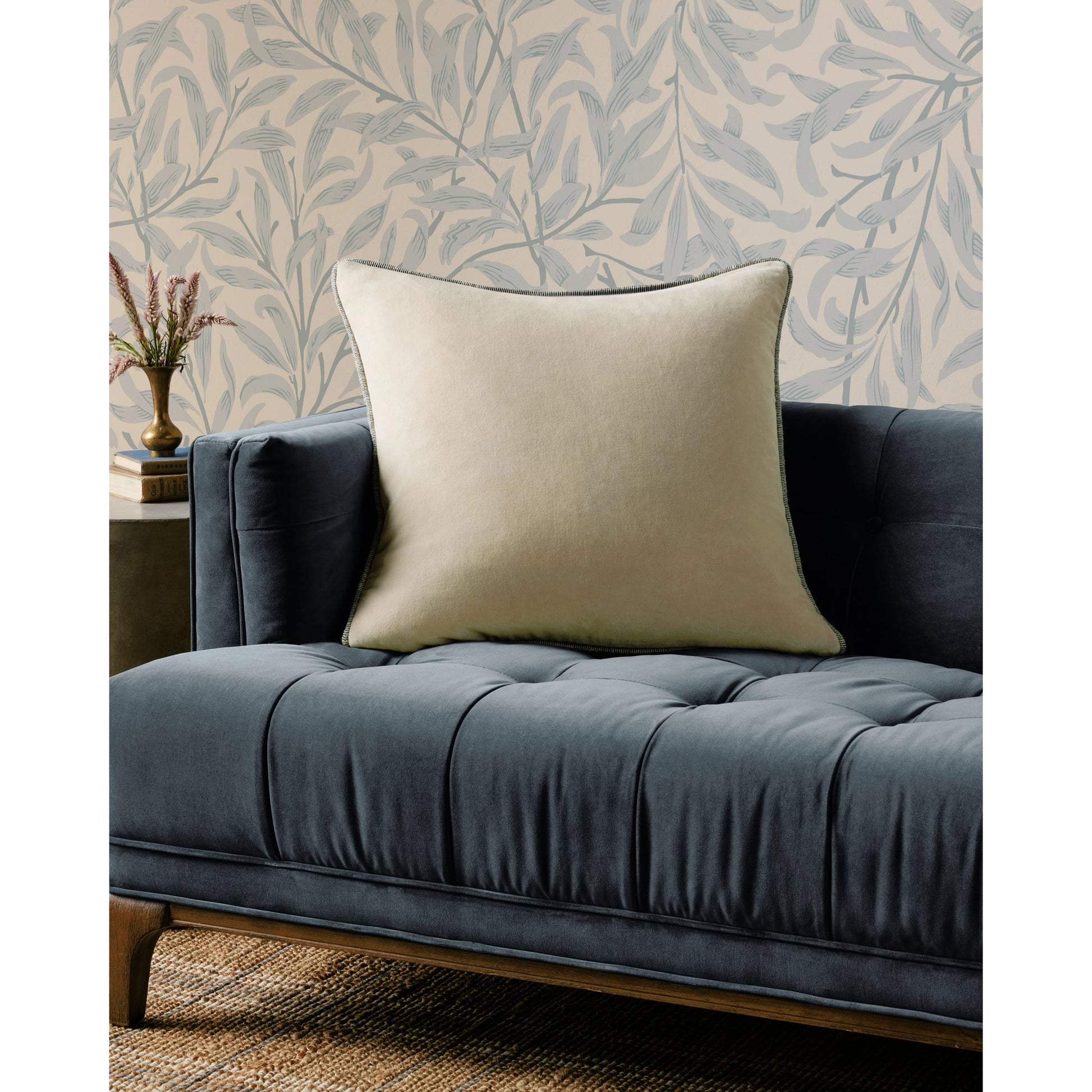 PCJ0020 22" x 22" Pillow by Chris Loves Julia x Loloi. Made from 100% cotton in a modern style.