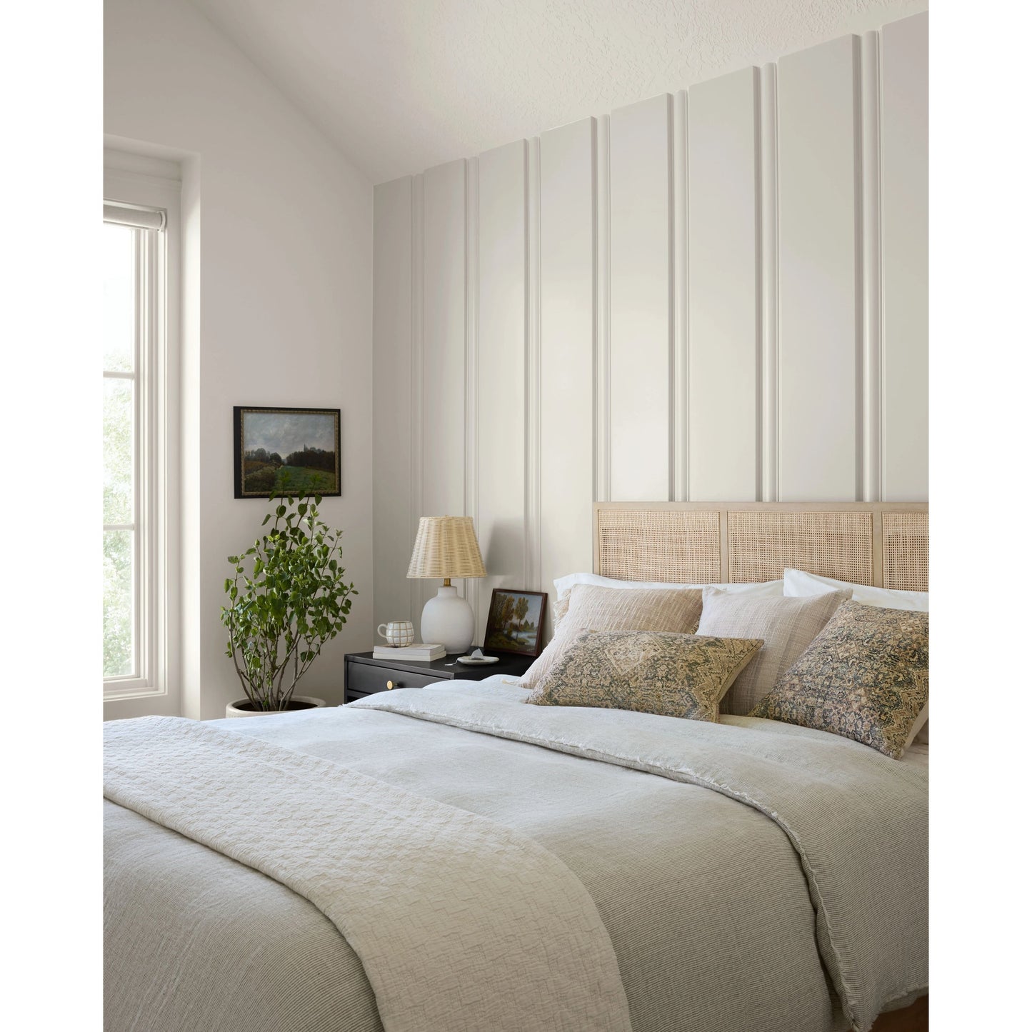 004 SI-2018493,SI-2018494 | Lifestyle | Joshua PAR0006 Pillow by Angela Rose x Loloi in ivory, grey. Made from 100% cotton in a unique style.