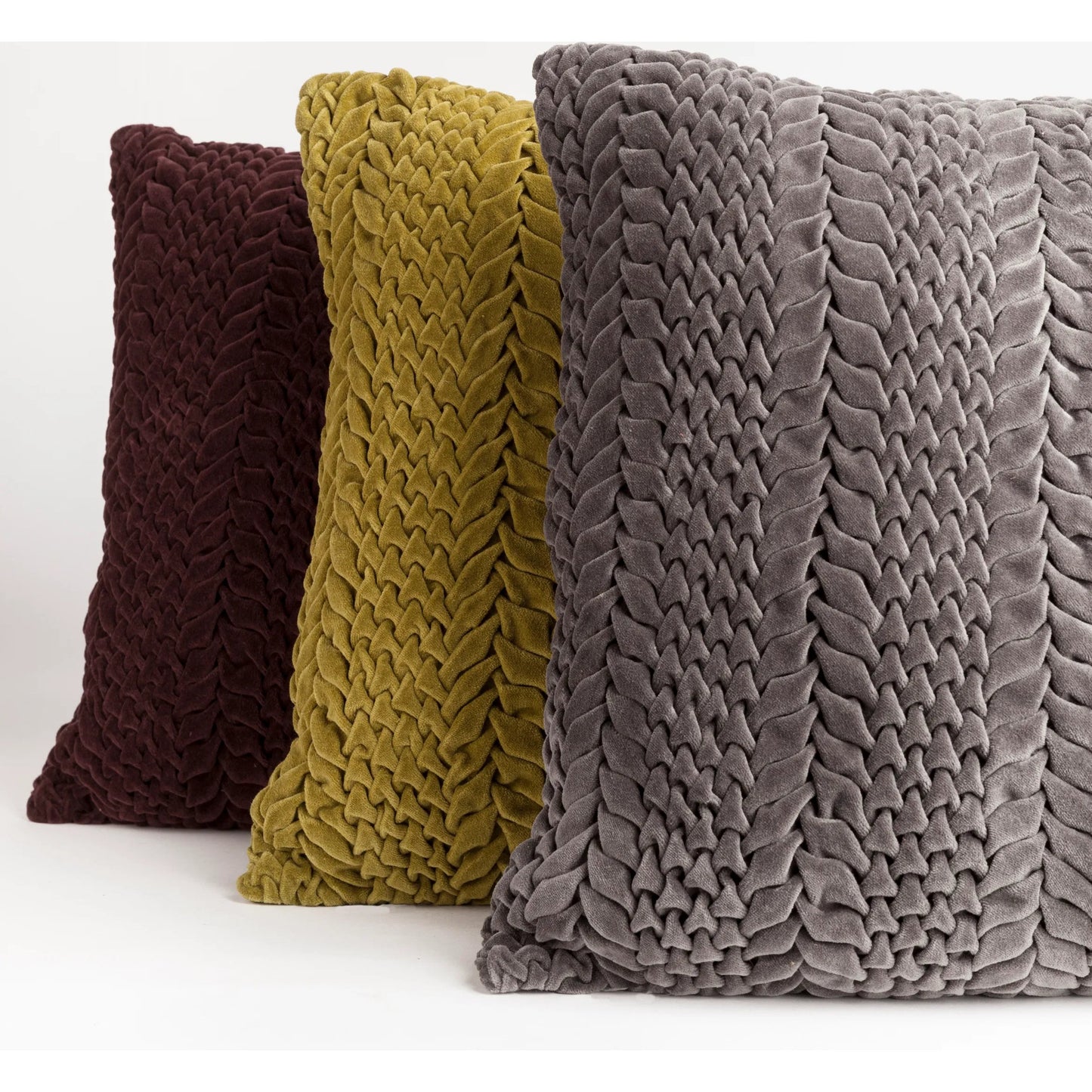 002 O-SURYA-P0277-1818D,O-SURYA-P0277-1818P | Lifestyle | Velvet Luxe Pillow - 13257 by Surya in eggplant. Made from unique in a modern style.