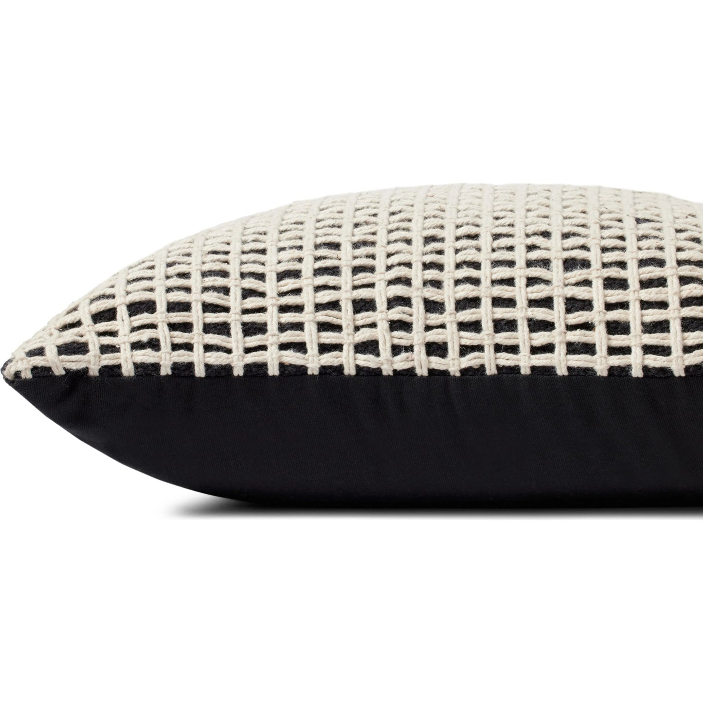 005 SI-2536414,SI-2536418 | Closeup | PLL0119 Pillow by Loloi. Made from cotton, polyester in a eclectic & global style.