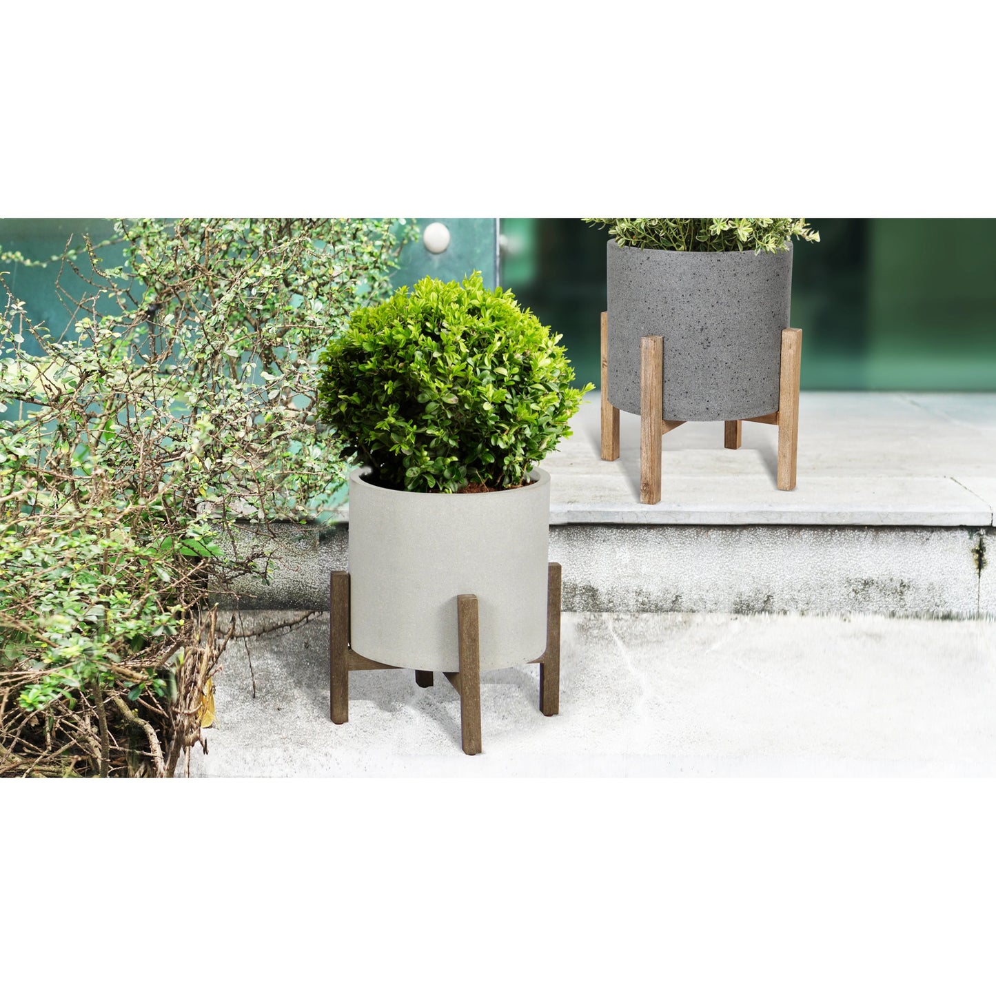 006 SI-2004368 | Lifestyle | Patio Round Large Standing Pot by LH Imports. Made from unique in a modern style.
