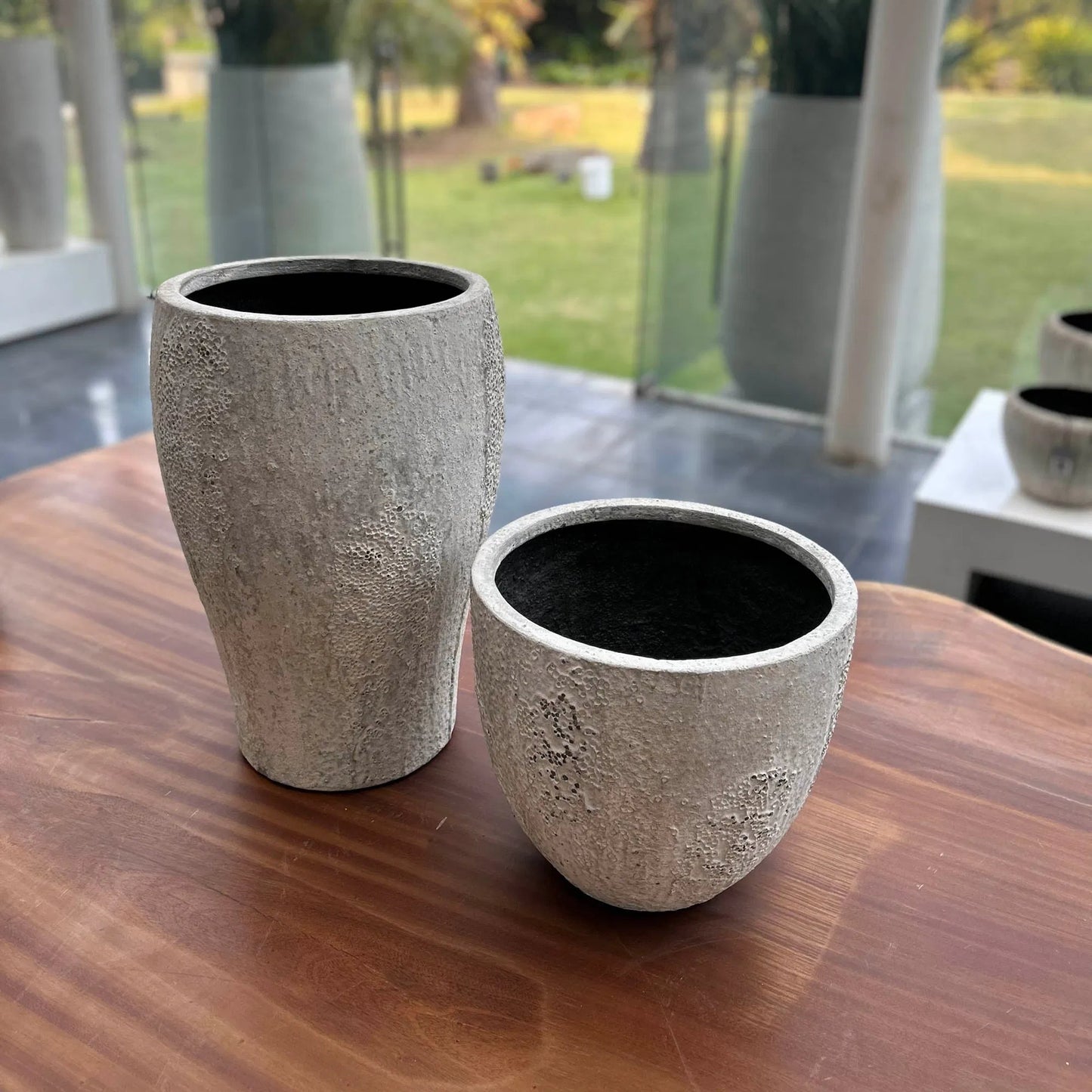 004 SI-2325175 | Lifestyle | Uxmal Pot by LH Imports in antique white. Made from oyster concrete in a modern style.