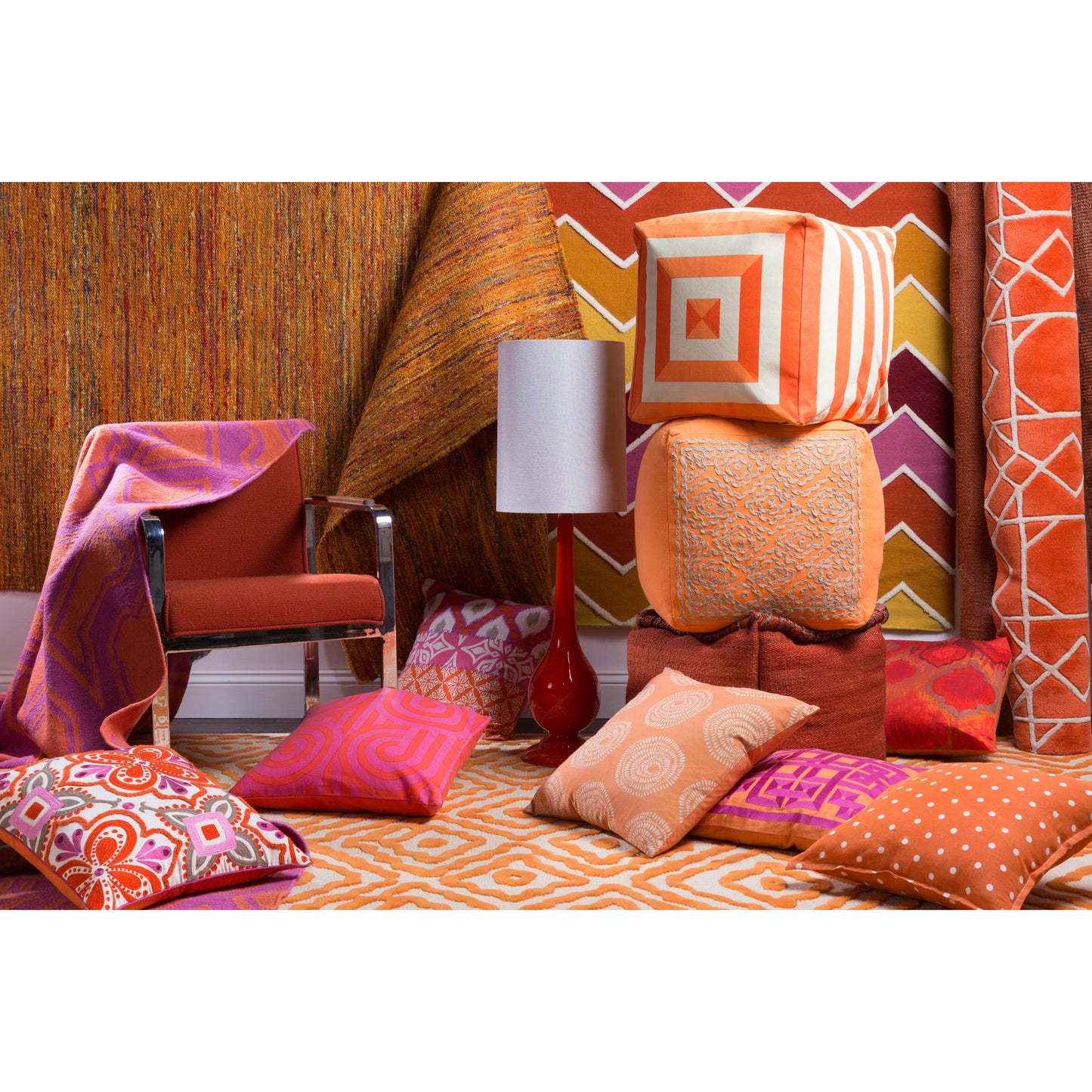 015 O-SURYA-PD005-2020D,O-SURYA-PD005-2020P,O-SURYA-PD005-2222D,O-SURYA-PD005-2222P | Lifestyle | Polka Dot Pillow - 13258 by Surya. Made from 100% linen in a modern style.