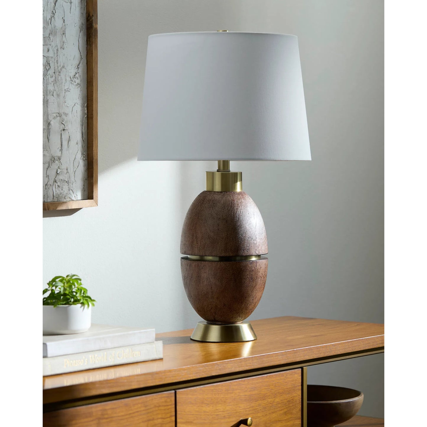 004 SI-2258475 | Lifestyle | Puglia Accent Table Lamp by Livabliss in metallic, plated, painted. Made from resin, iron, linen in a transitional style.