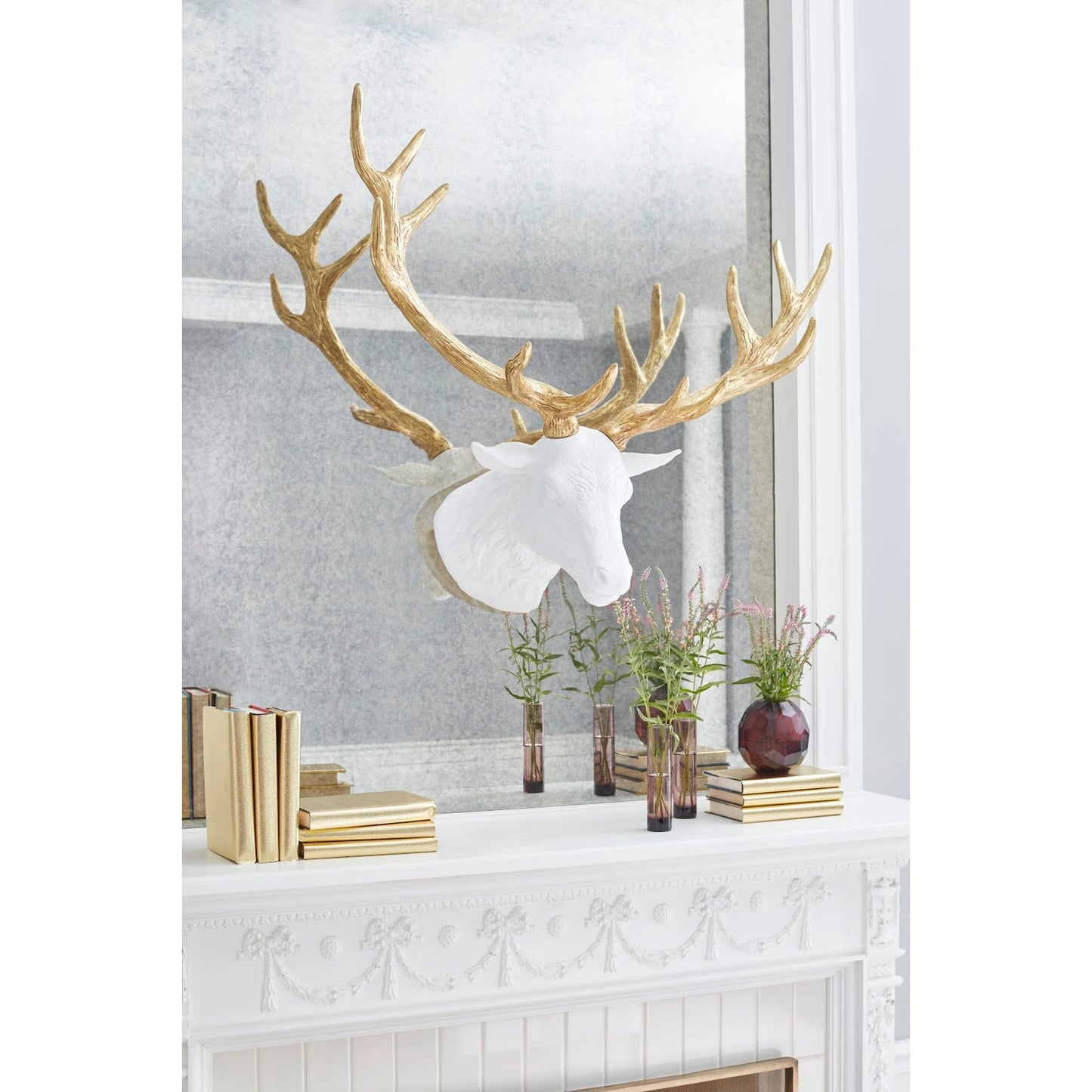 003 SR-820995 | Lifestyle | Stag Deer Head by Phillips Collection in white, gold and glossy lacquer, gold leaf. Made from resin in a eclectic & global style.