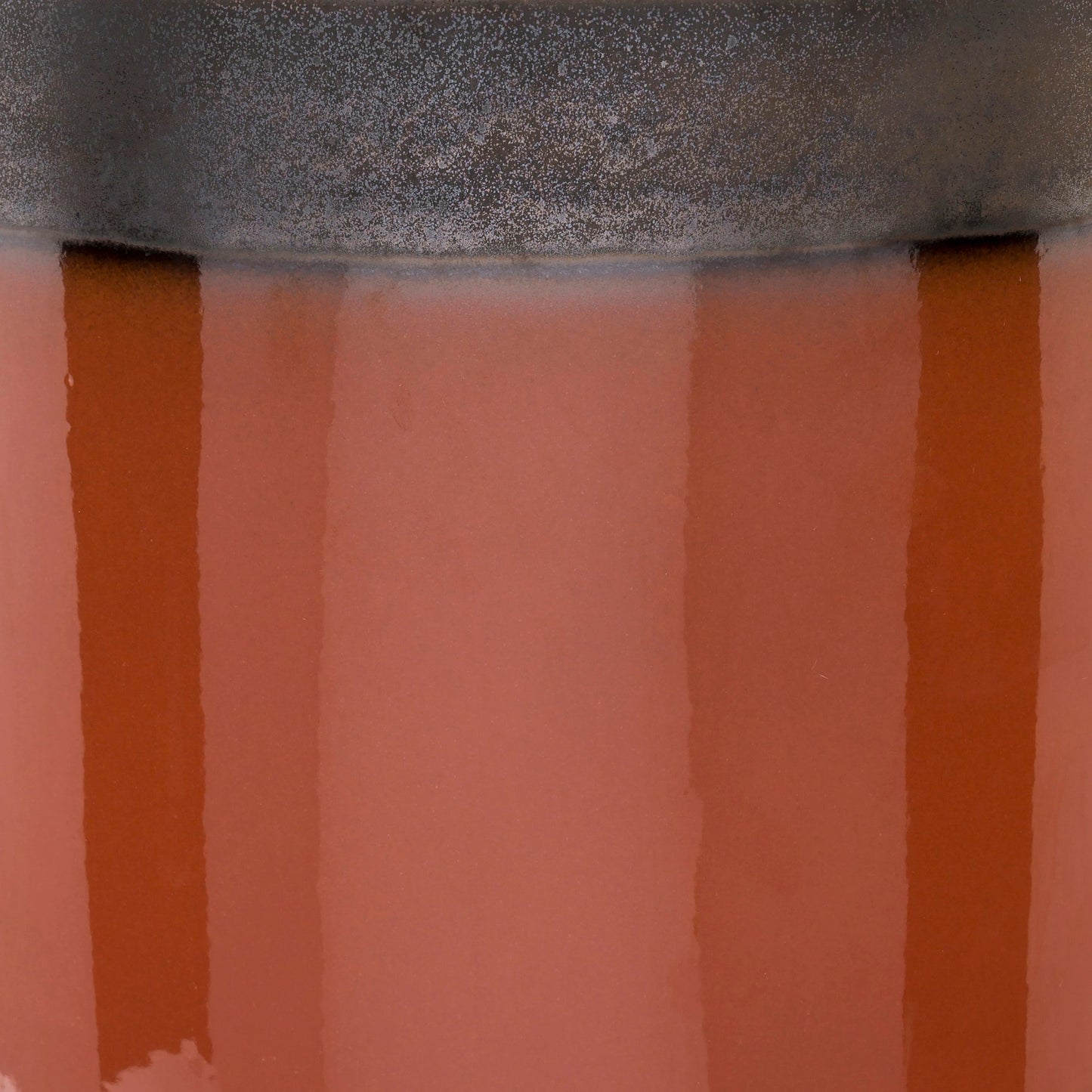 005 S-229362 | Closeup | Palominas - 16308 by Surya in glazedglazed. Made from 100% ceramic in a eclectic & global style.