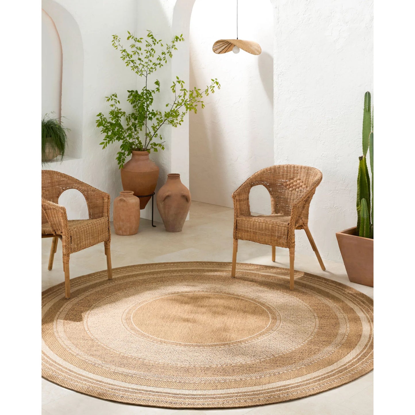 008 SI-1922307 | Lifestyle | Pismo Beach PMB-2307 Indoor/Outdoor Rug by Livabliss in tan, amber, dark brown. Made from 100% polypropylene in a unique style.