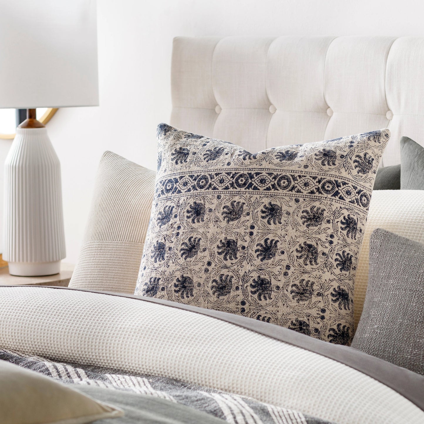 005 SI-1889008,SI-1889009,SI-1889010,SI-1889011,SI-1889012,SI-1889013 | Lifestyle | Prisha Pillow - 8032 by Livabliss in navy, light beige. Made from 100% cotton in a eclectic & global style.