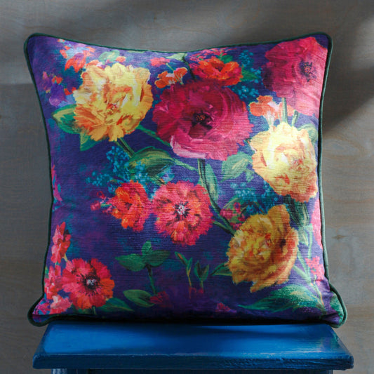 Posy Pillow - 7032 by Surya in dark green, navy. Made from 100% polyester in a unique style.