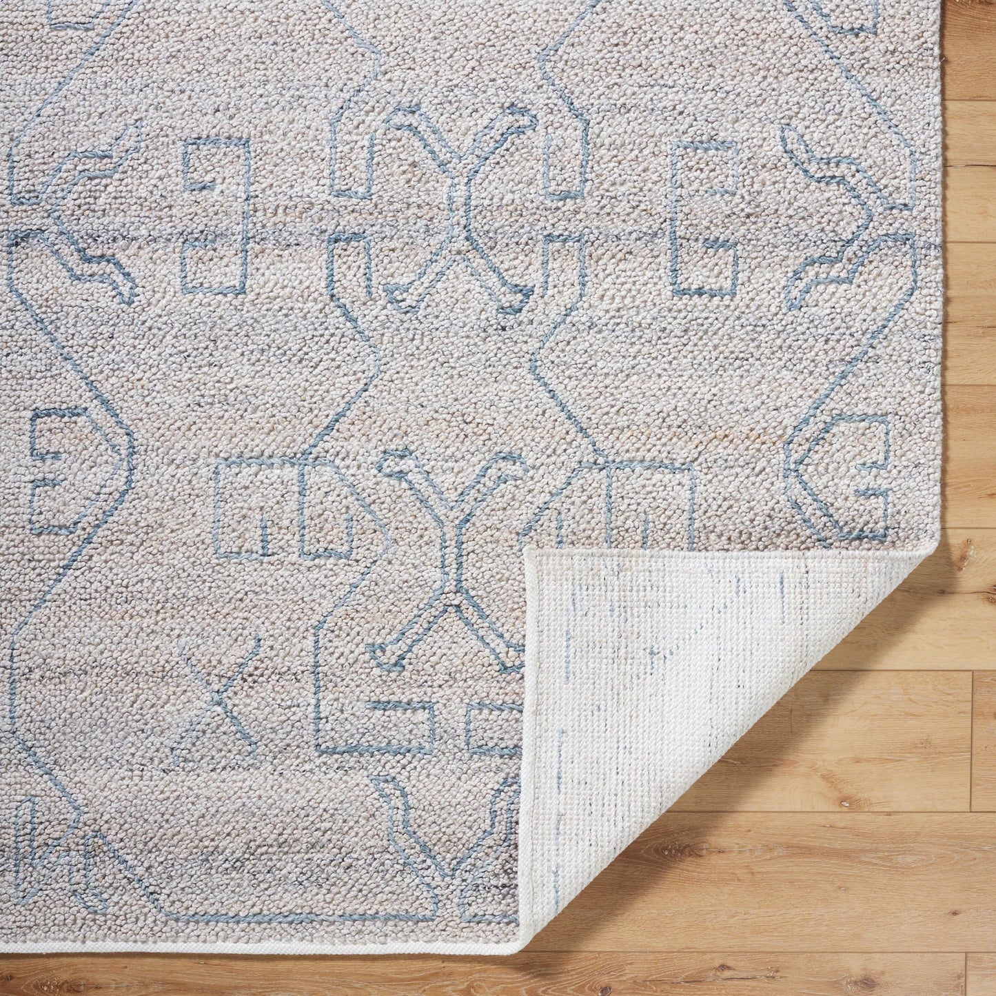 004 SI-2167511,SI-2167512,SI-2167513,SI-2167514 | Closeup | Provence Rug - 484401 by Livabliss in pewter, sky blue, ivory. Made from recycled pet yarn in a unique style.