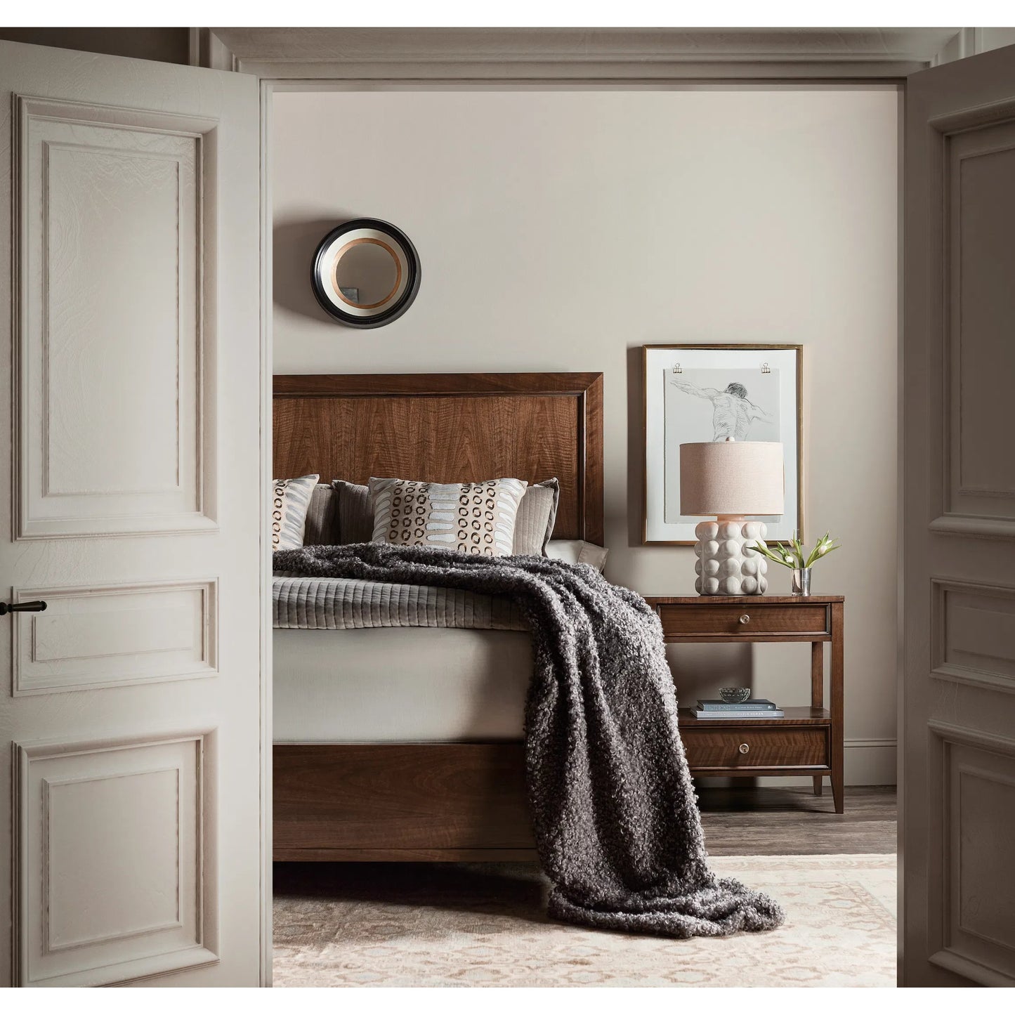 004 SI-2353940,SI-2353941,SI-2353942 | Lifestyle | Archives Panel Bed by Hooker Furniture in dark wood and classic walnut. Made from figured cathedral walnut veneers in a traditional style.