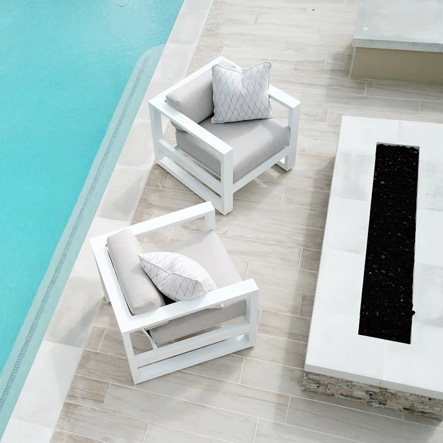 006 SI-2167134 | Lifestyle | Newport Outdoor Club Chair by Sunset West in frost. Made from aluminum in a modern style.