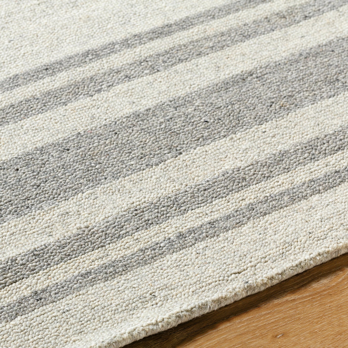 004 SI-2163290,SI-2163291,SI-2163292,SI-2163293 | Closeup | Romano Rug - 484800 by Surya in ivory, charcoal, dove gray. Made from wool in a unique style.