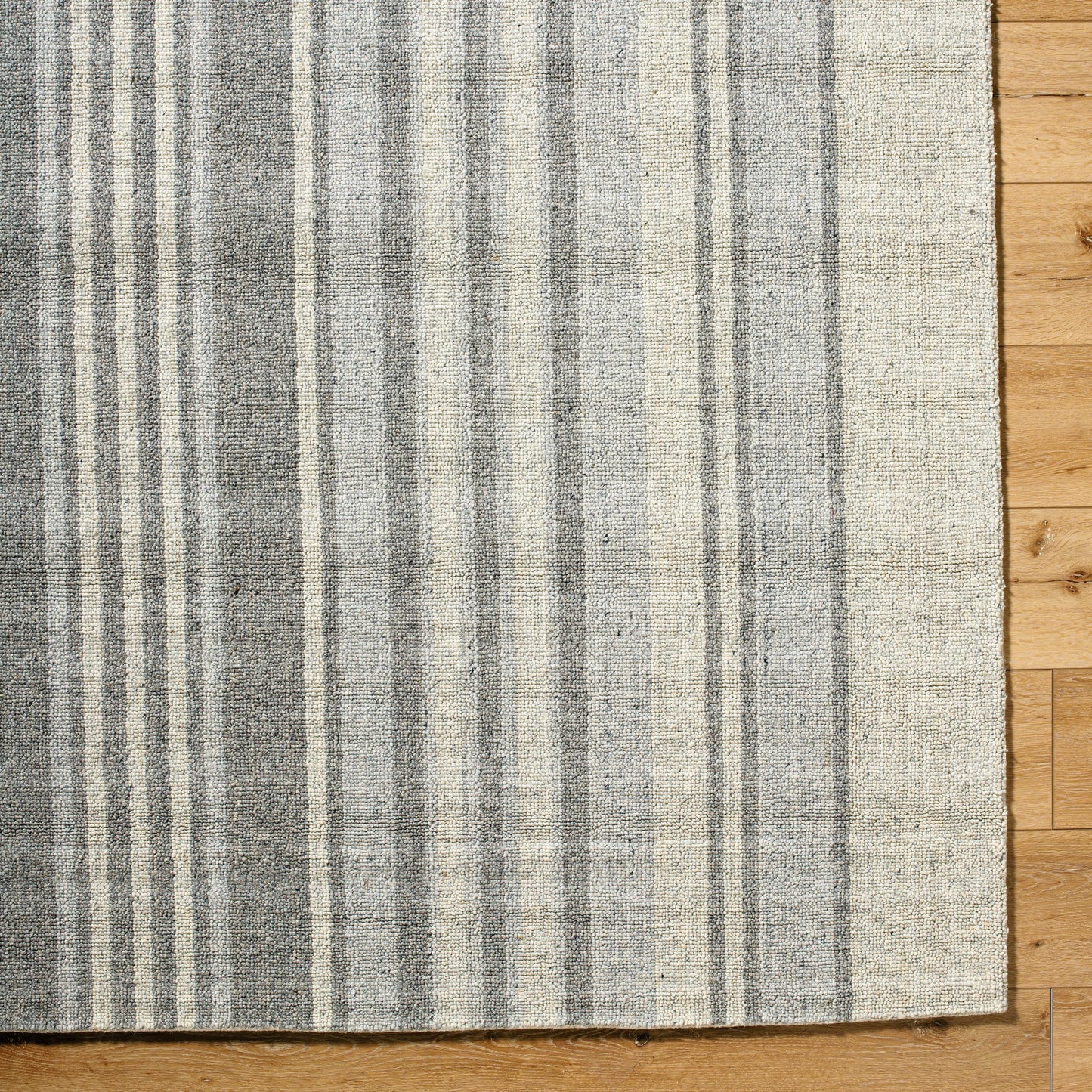 004 SI-2163294,SI-2163295,SI-2163296,SI-2163297 | Closeup | Romano Rug - 484809 by Surya in slate, light silver, sterling grey, metallic - silver, sage. Made from wool in a unique style.