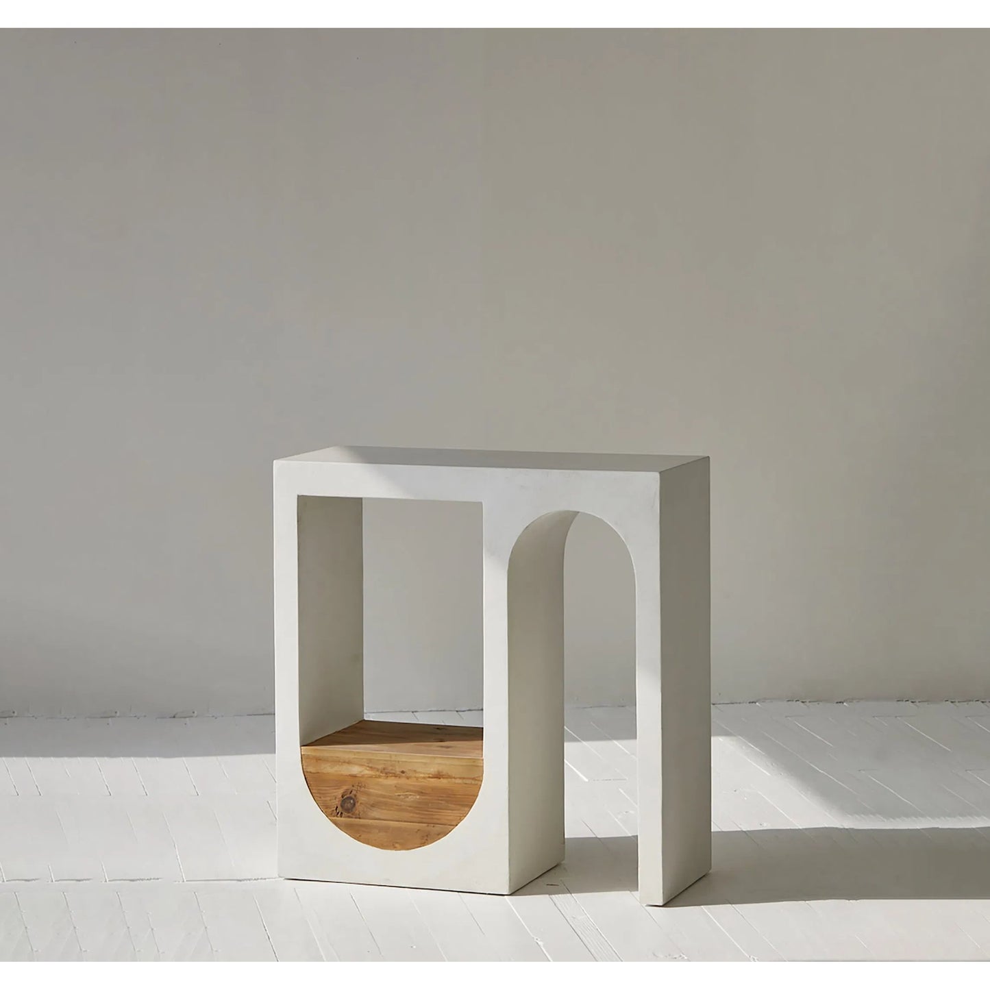 004 SI-2325225 | Lifestyle | Columbus Console by LH Imports in white, brown and natural brushed. Made from recycled pine, mdf, concrete in a unique style.