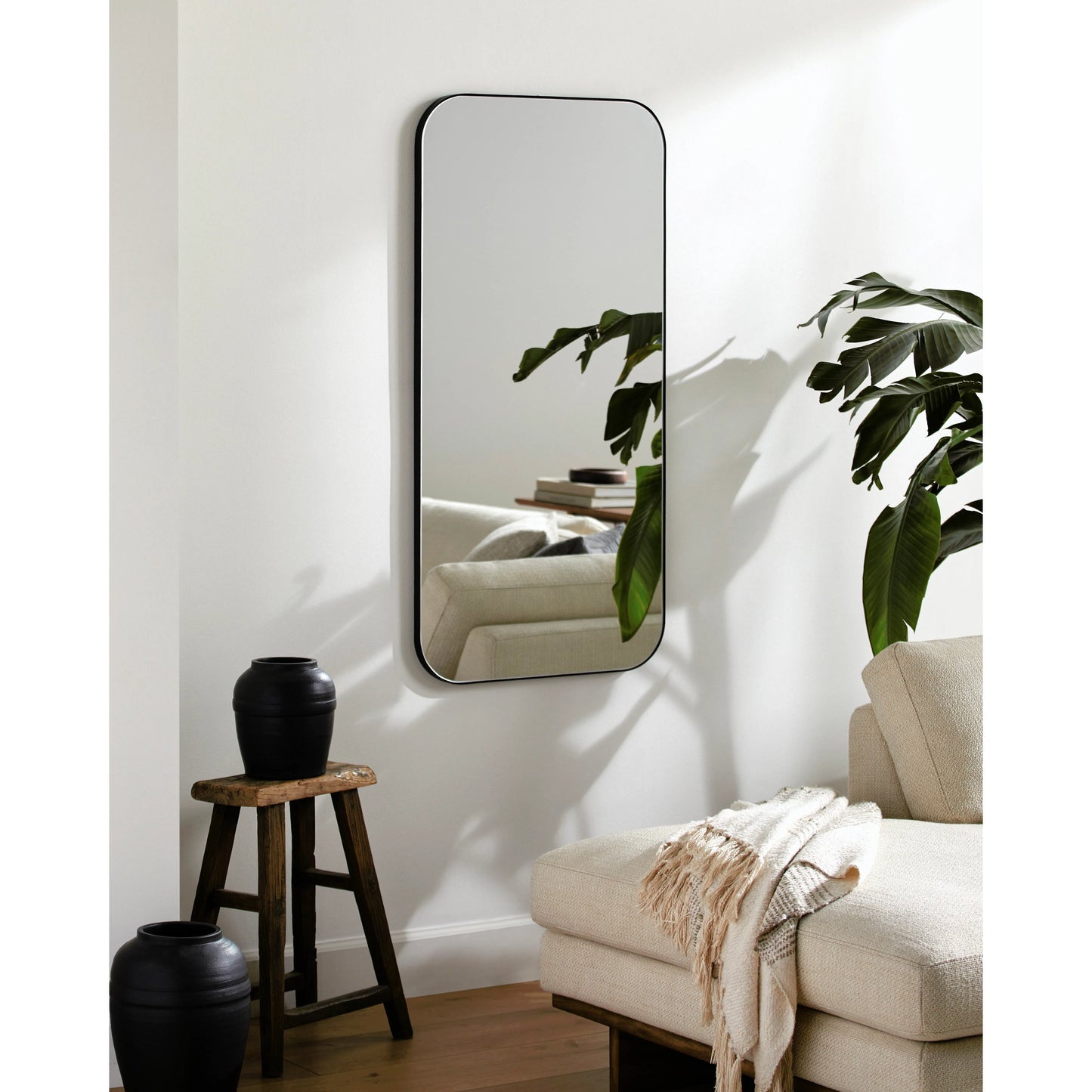 003 SI-2133116 | Lifestyle | Auburn Mirror - 529902 by Surya in black and matte black. Made from frame: metal in a modern style.