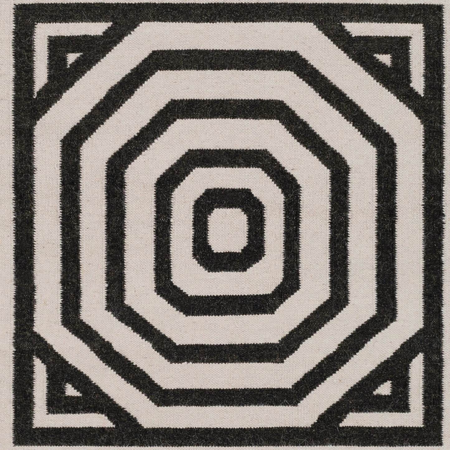 016 87808-25666 | Closeup | Rivington Rug - 14862 by Surya. Made from 100% wool in a unique style.