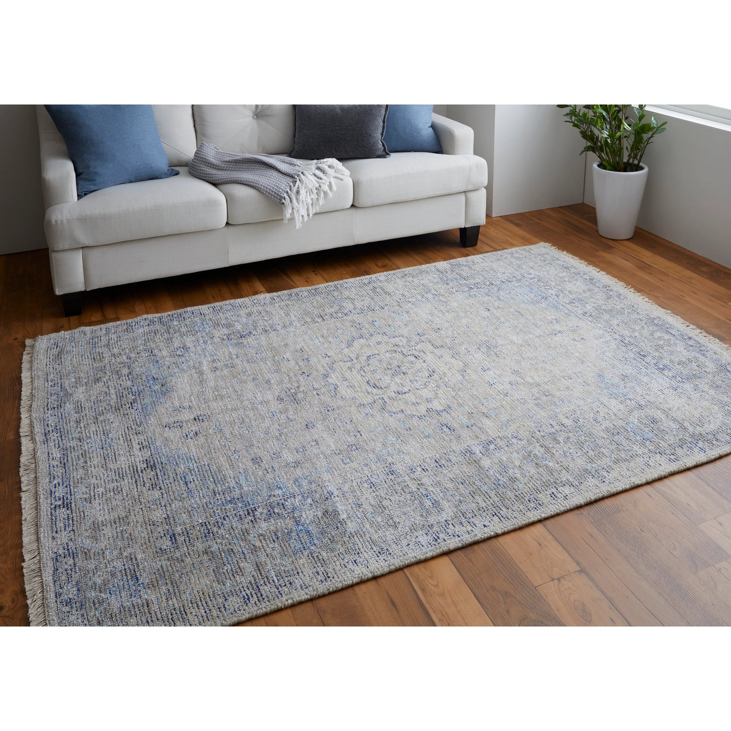 025 SI-1753693,SI-1753696 | Lifestyle | Caldwell Transitional Rug - 8108F by Feizy in gray, blue, ivory. Made from wool, viscose in a unique style.