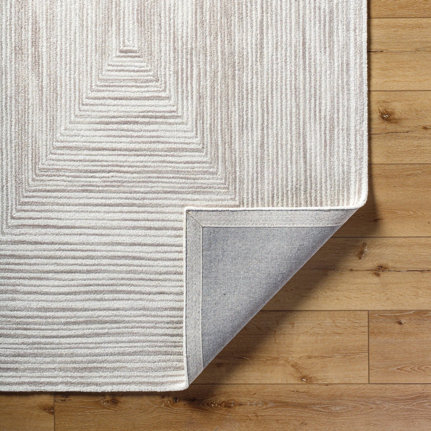 004 SI-2131778,SI-2131779,SI-2131780,SI-2131781,SI-2131782 | Closeup | Rize Rug - 488587 by Livabliss in ivory, taupe, sandstone. Made from face: 100% wool, warp: 100% cotton in a unique style.