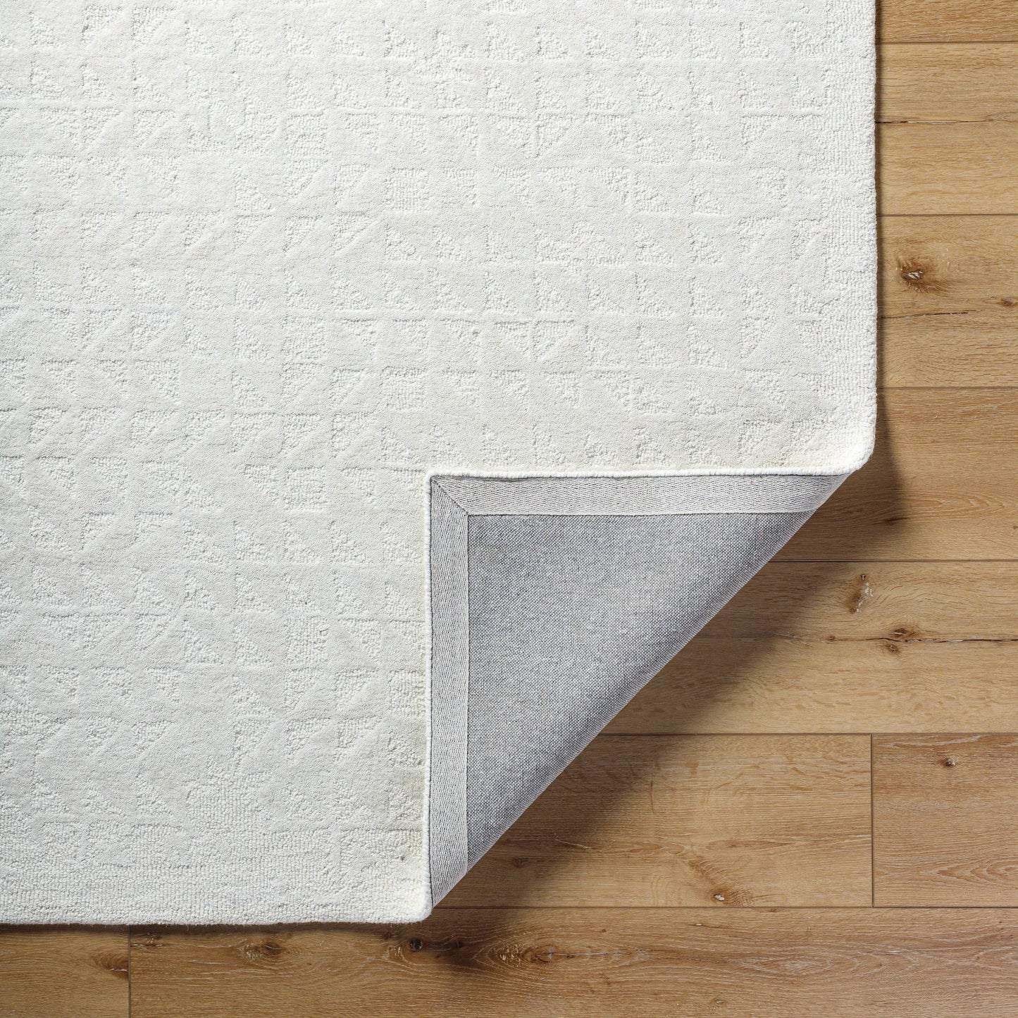 004 SI-2167627,SI-2167628,SI-2167629,SI-2167630,SI-2167631 | Closeup | Rize Rug - 488597 by Livabliss in ivory, pearl, alabaster. Made from wool in a unique style.