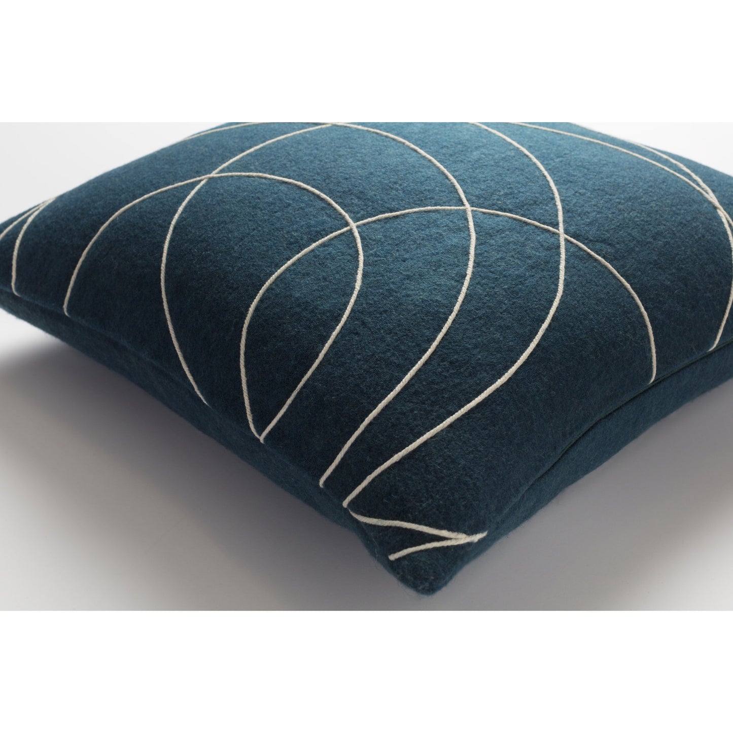 013 S-229948,S-229949 | Additional Silo | Solid Bold Pillow - 33383 by Surya. Made from front: 100% wool, back: 100% wool in a modern style.