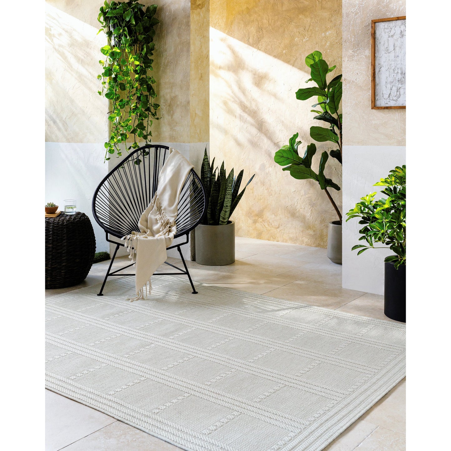007 SI-2167923,SI-2167924,SI-2167925 | Lifestyle | Sandra Rug - 529705 by Livabliss in light silver, silver. Made from polypropylene in a unique style.