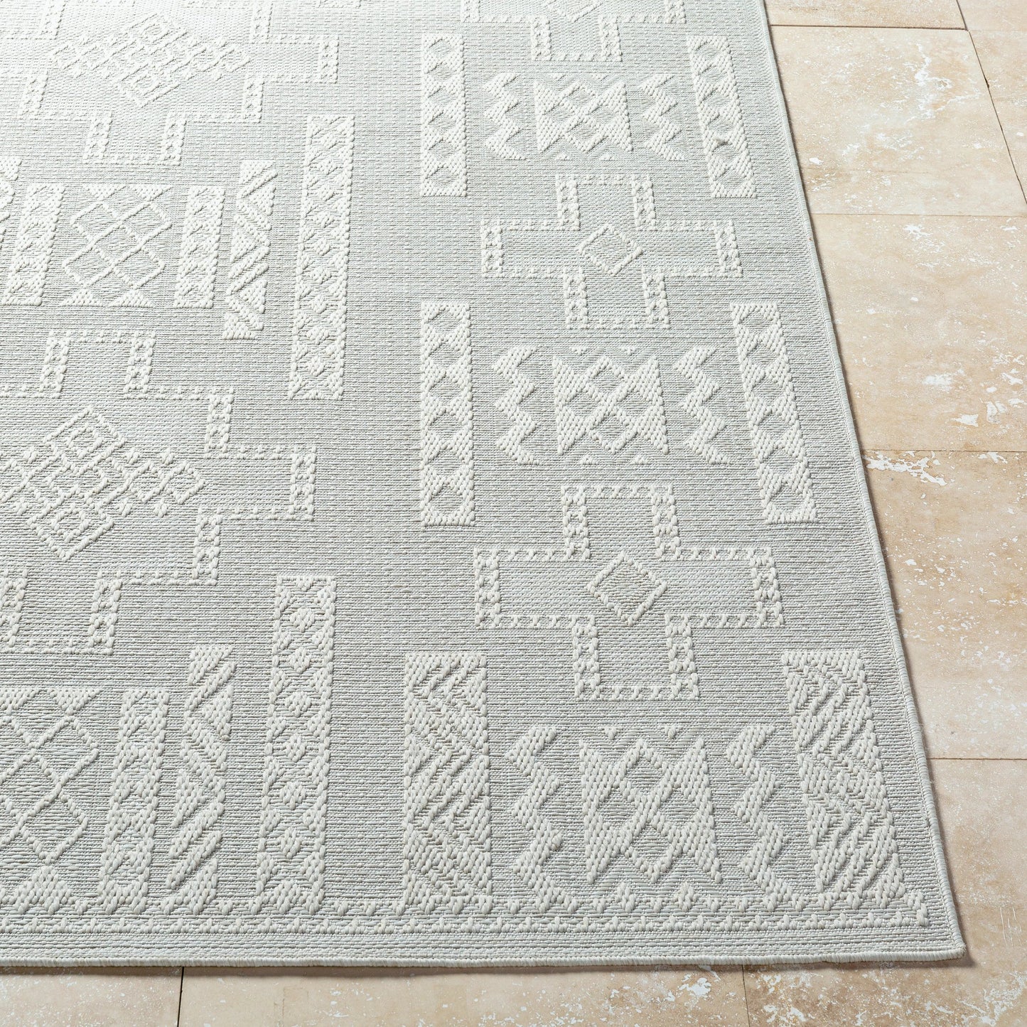 003 SI-2167929,SI-2167930,SI-2167931 | Closeup | Sandra Rug - 529717 by Livabliss in light silver. Made from polypropylene in a unique style.
