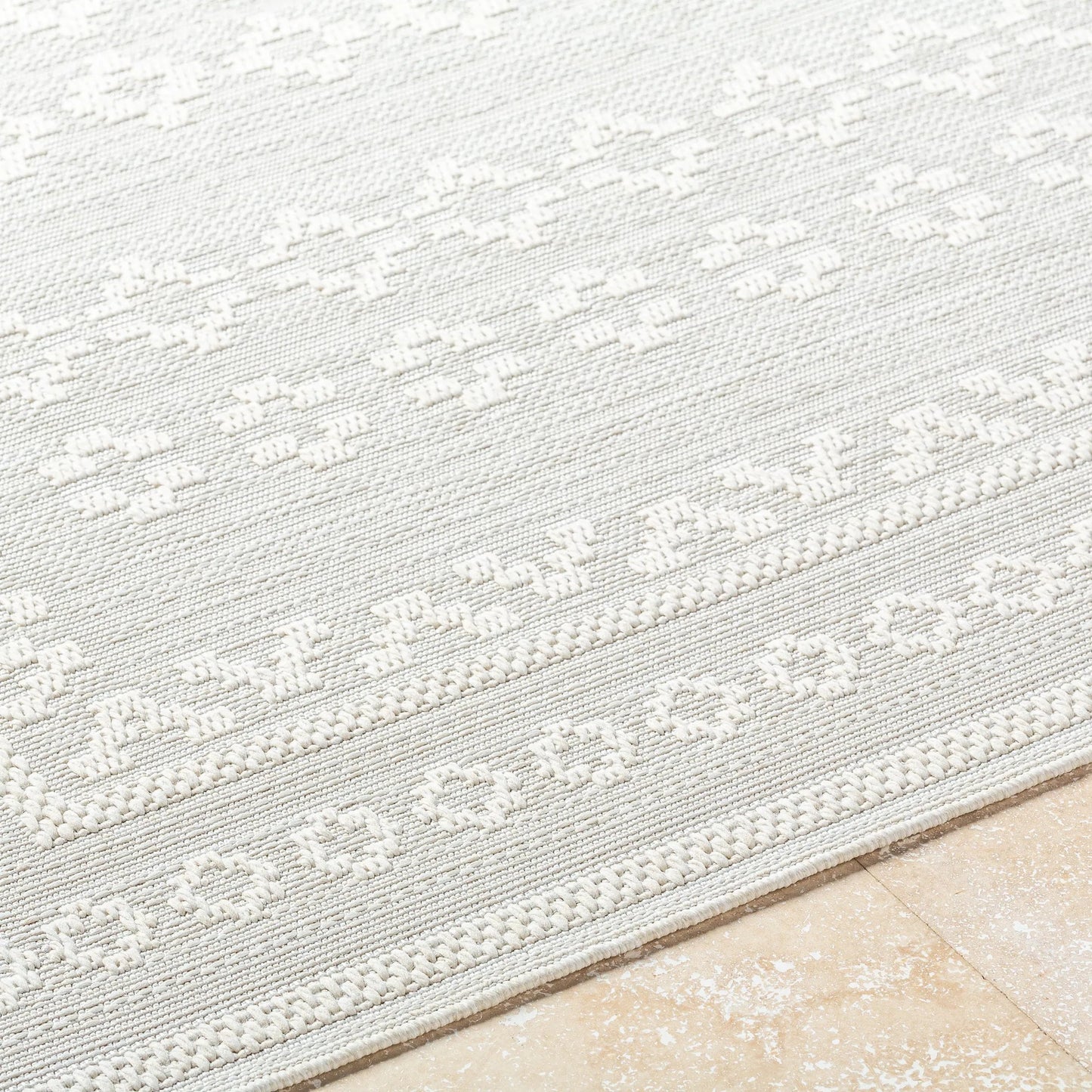 005 SI-2167953,SI-2167954,SI-2167955 | Closeup | Sandra Rug - 529762 by Livabliss in light silver, silver. Made from polypropylene in a unique style.